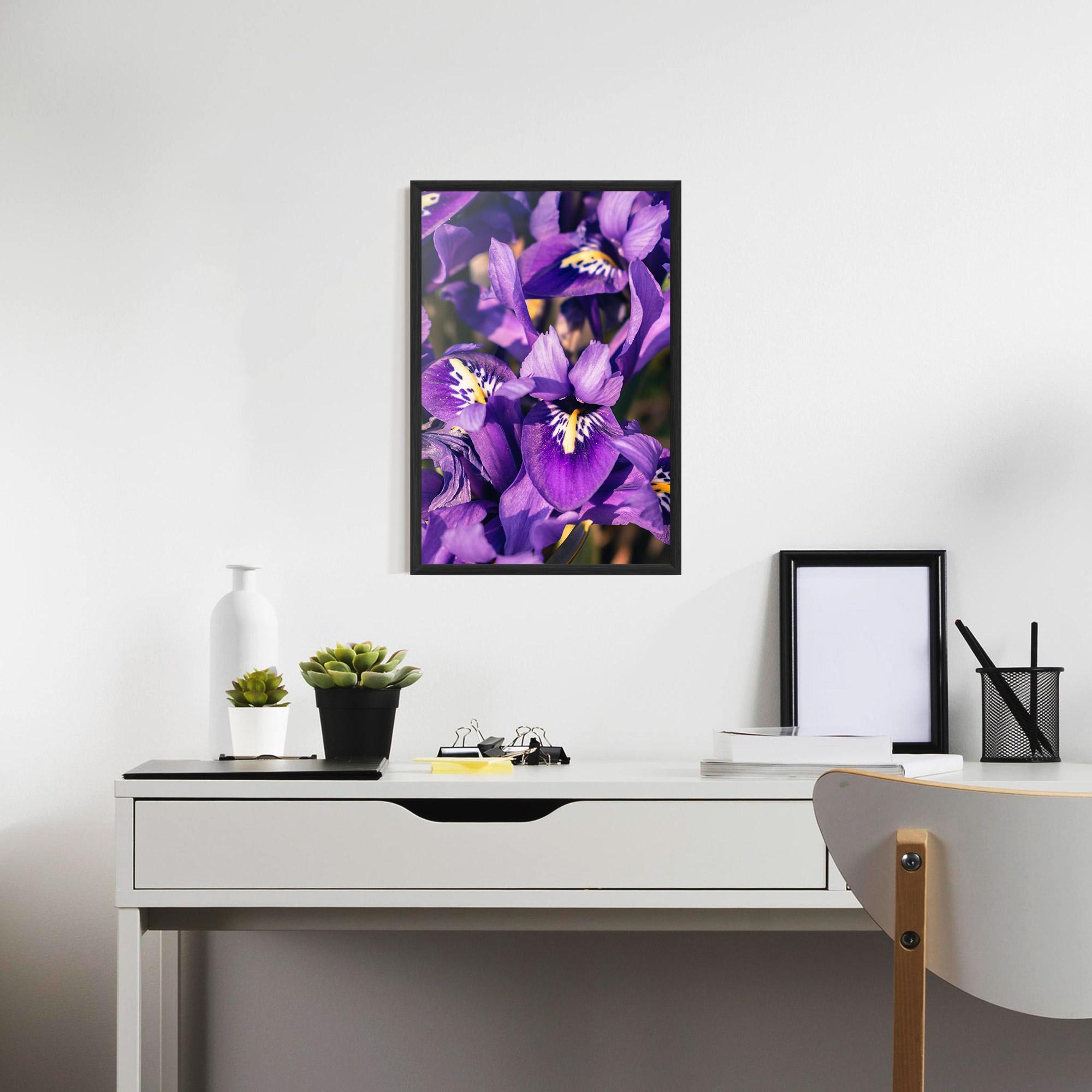 Gerahmte Poster Small Purple Iris mockup 7