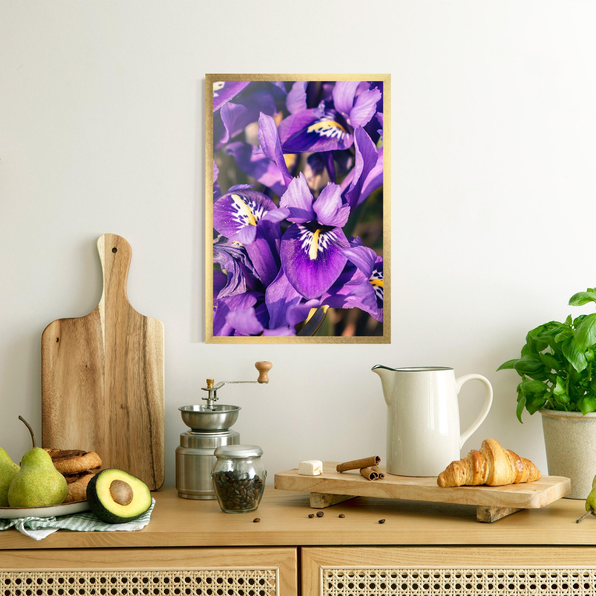 Gerahmte Poster Small Purple Iris mockup 8