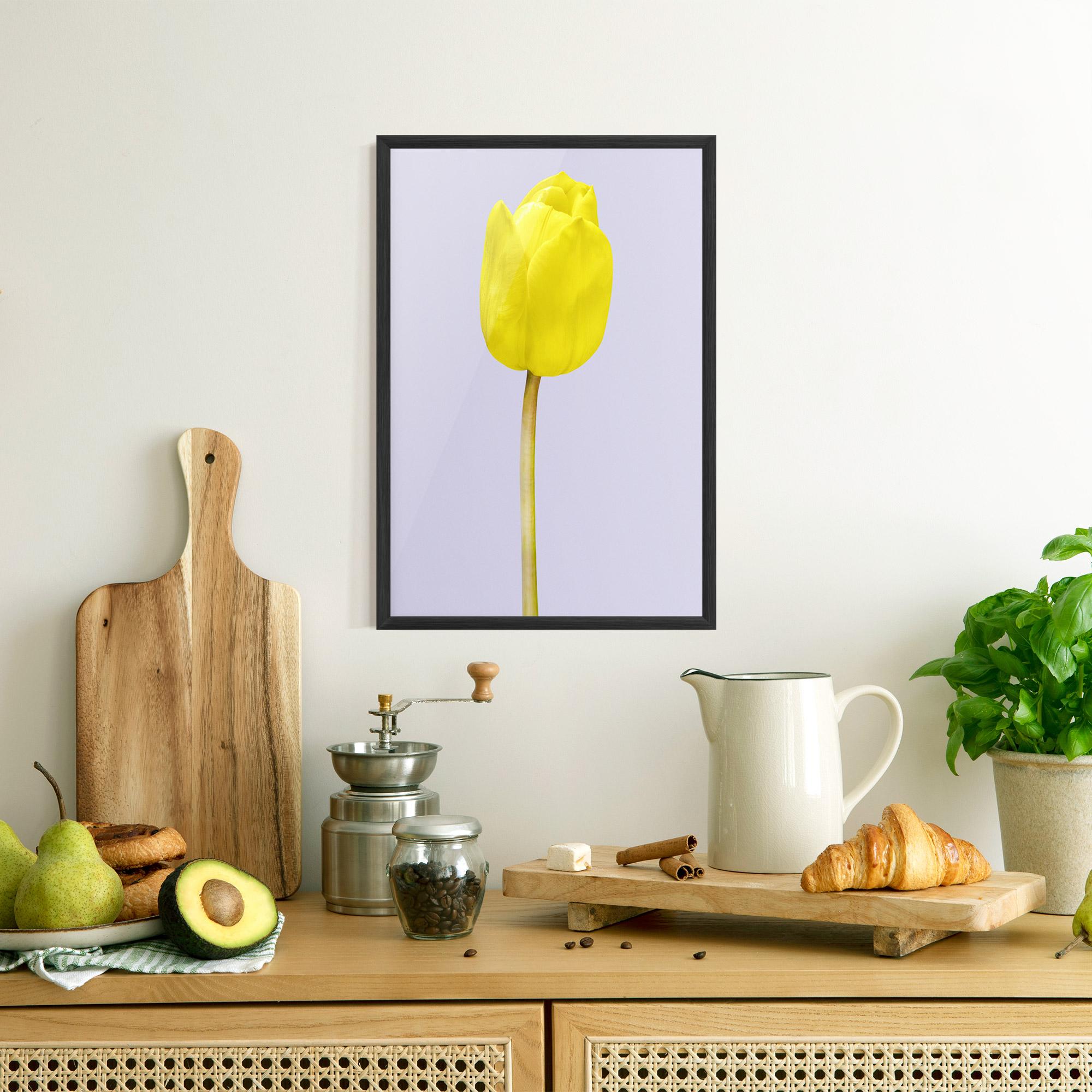 Gerahmte Poster One Yellow Tulip mockup 8