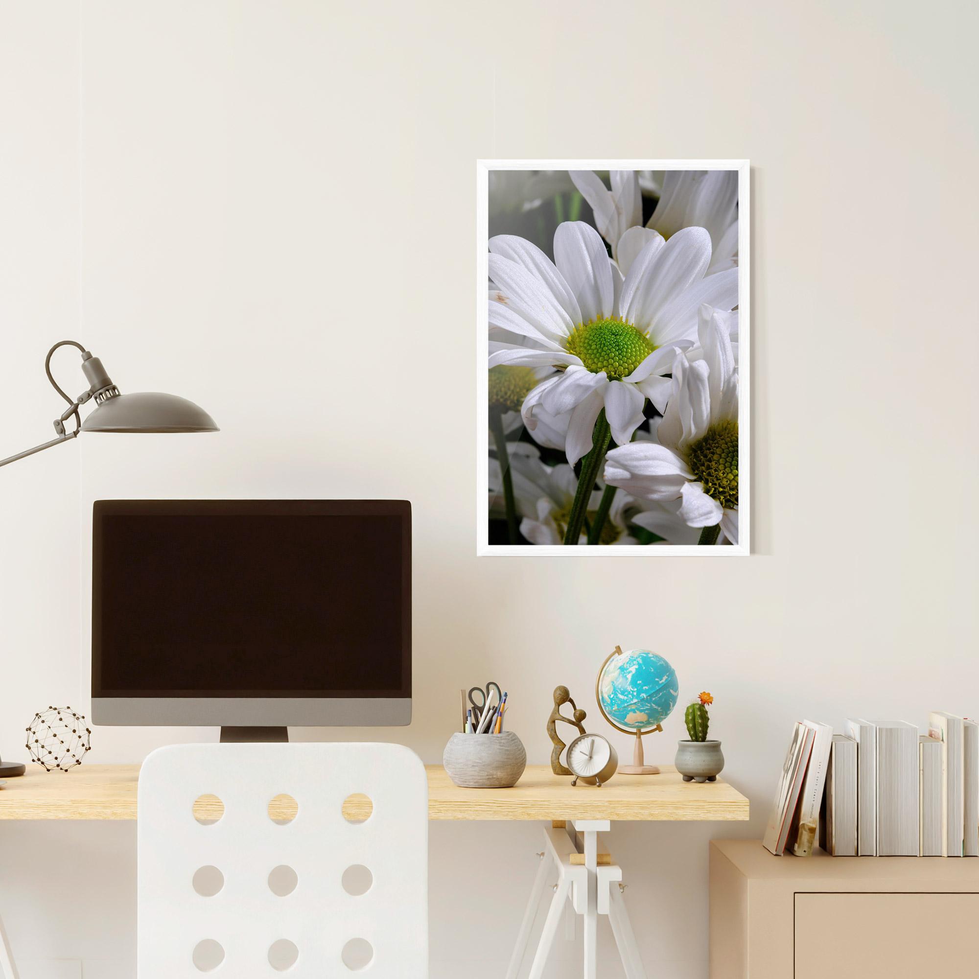 Gerahmte Poster Green Middle Daisy View mockup 6