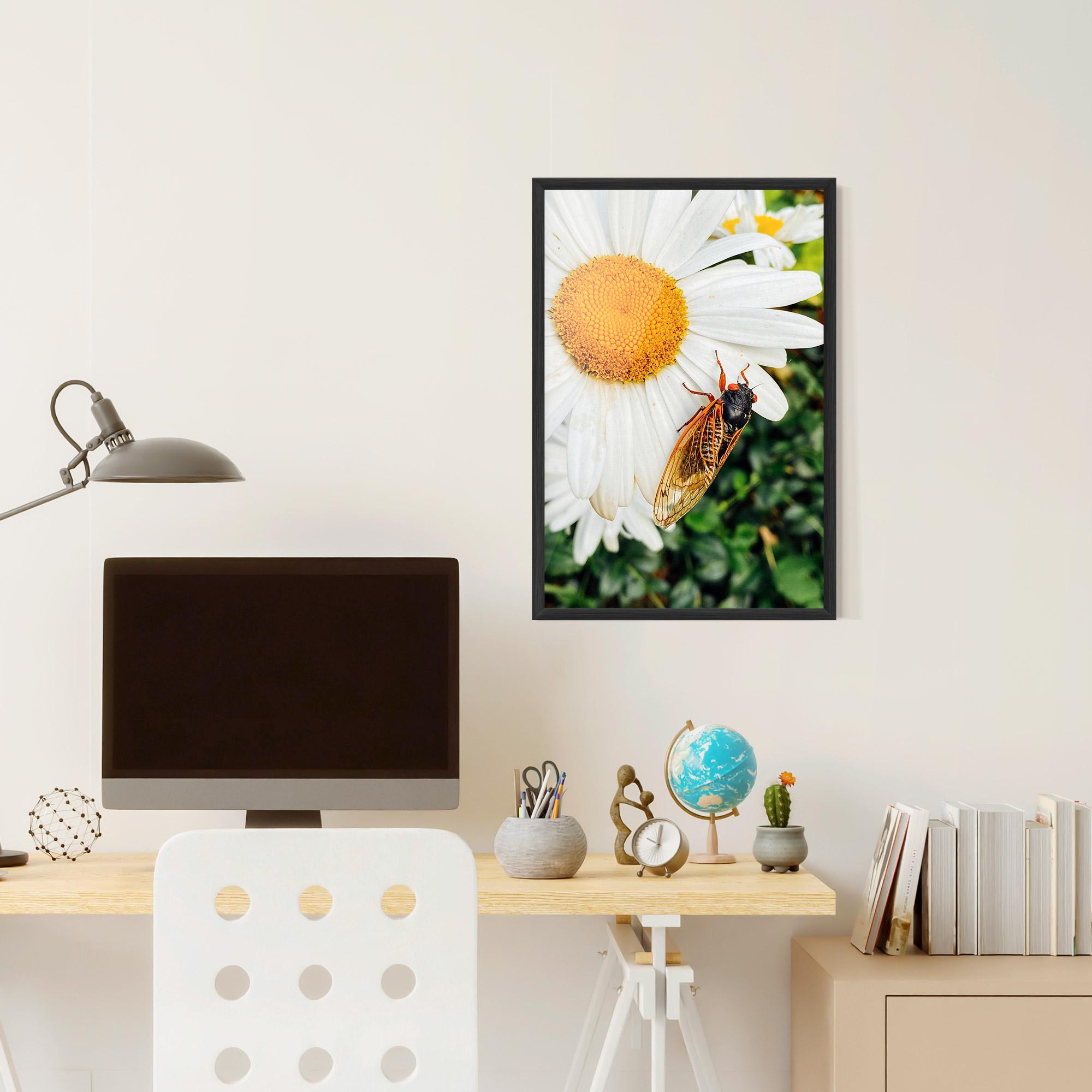 Gerahmte Poster Bug On The Daisy mockup 6