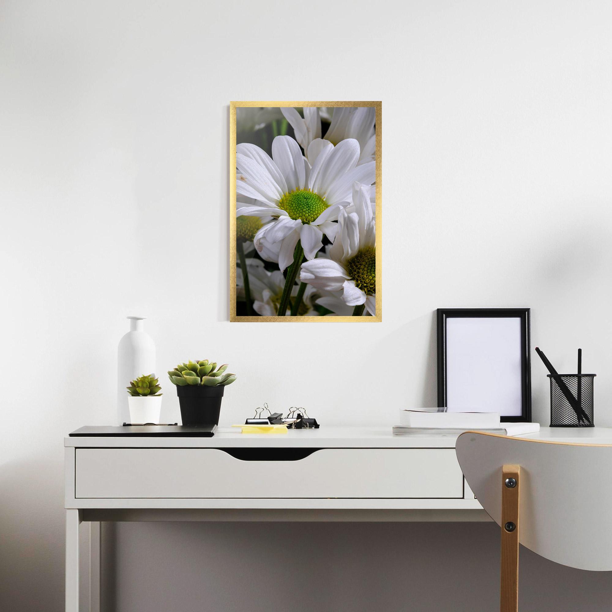 Gerahmte Poster Green Middle Daisy View mockup 7