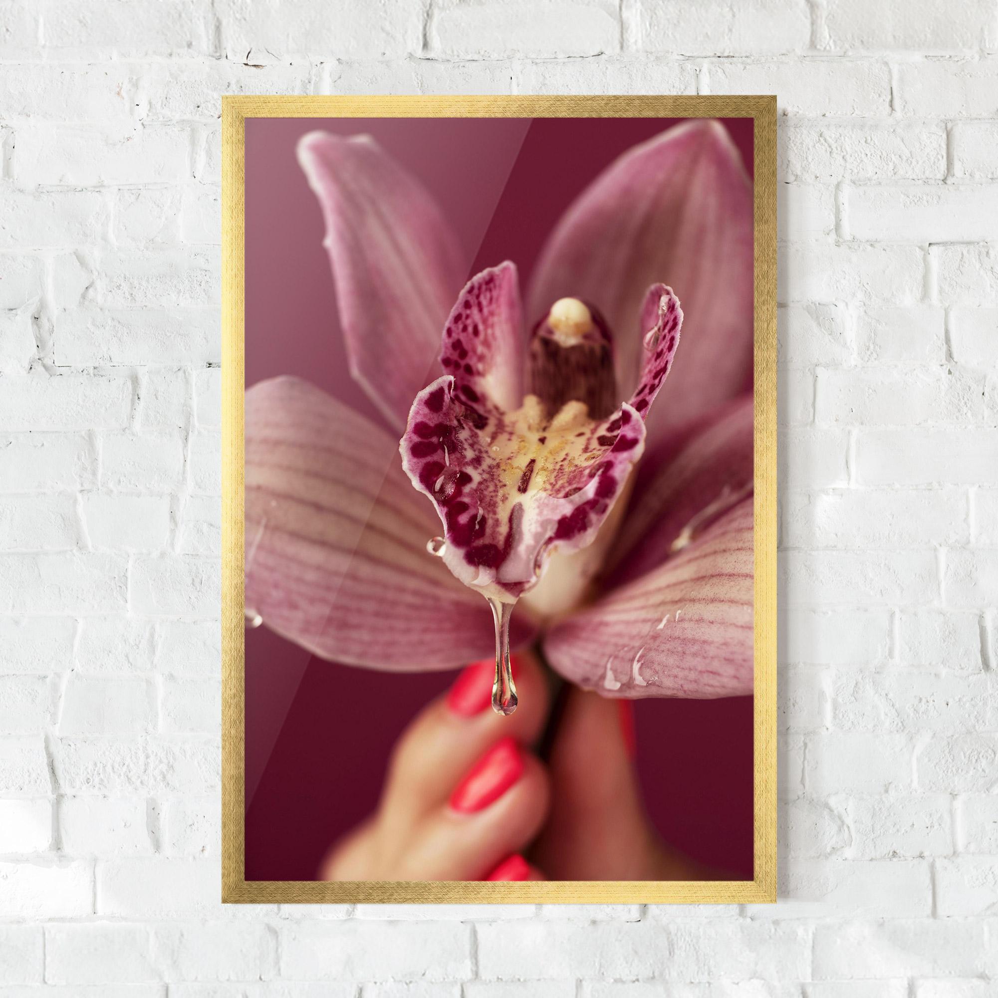 Gerahmte Poster Wet Orchid mockup 0