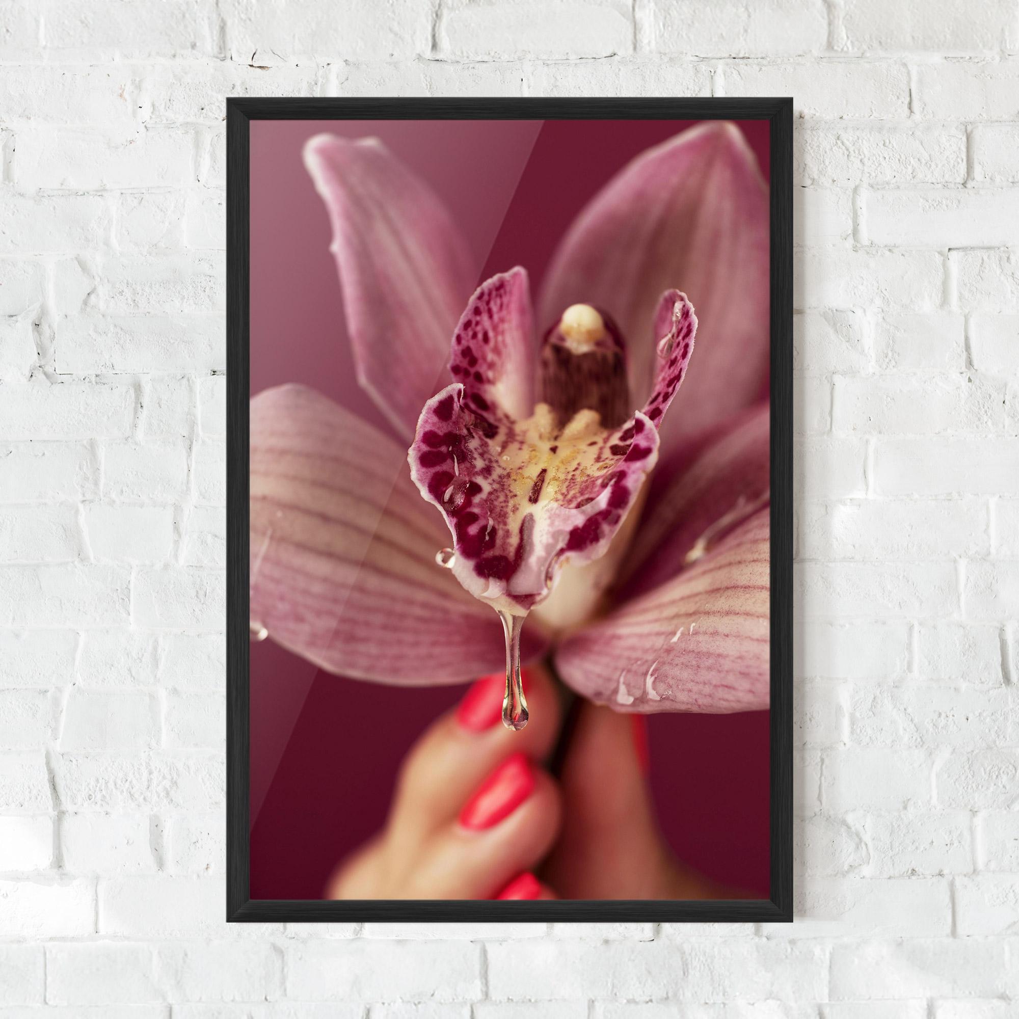Gerahmte Poster Wet Orchid mockup 0