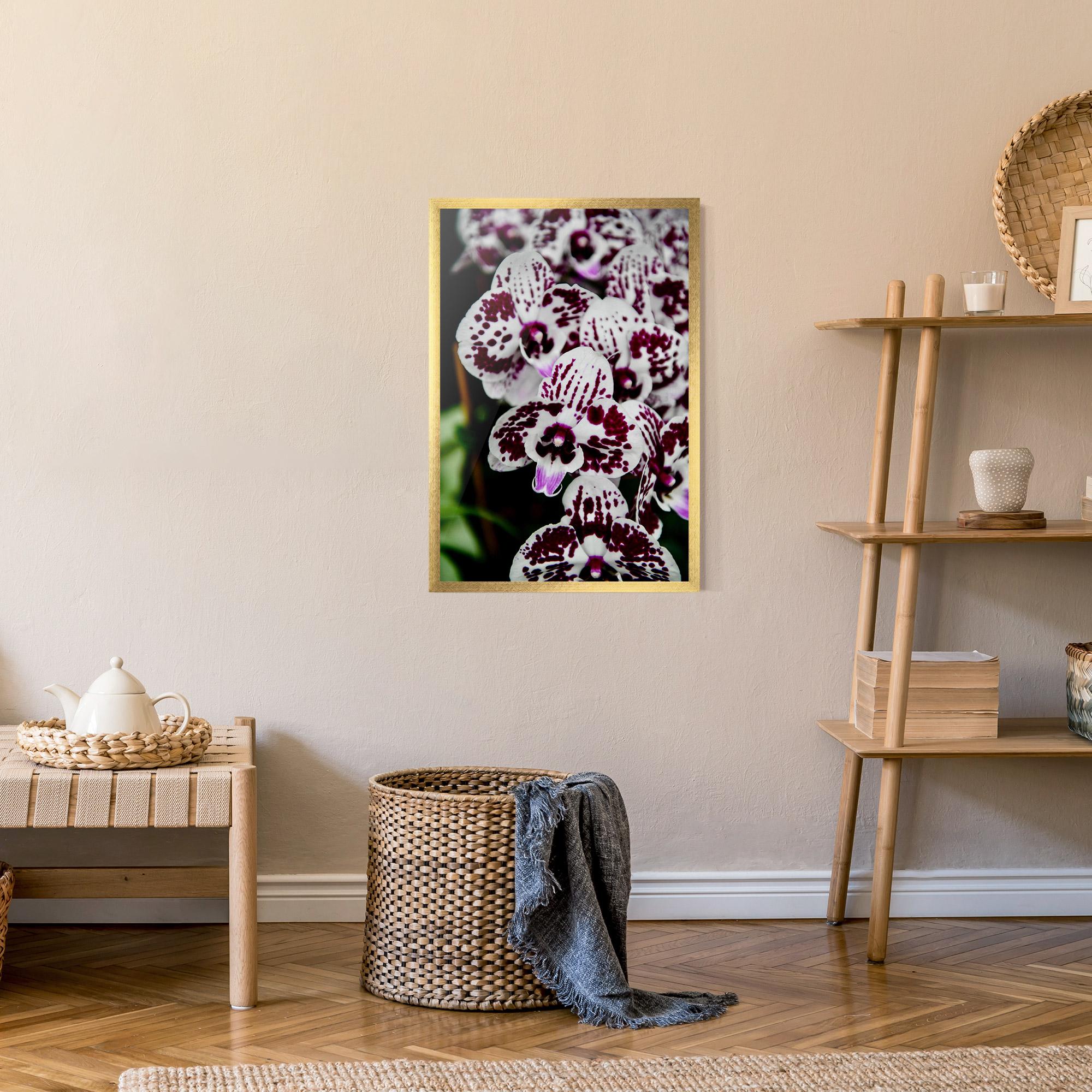 Gerahmte Poster Dark Purple Orchids mockup 9