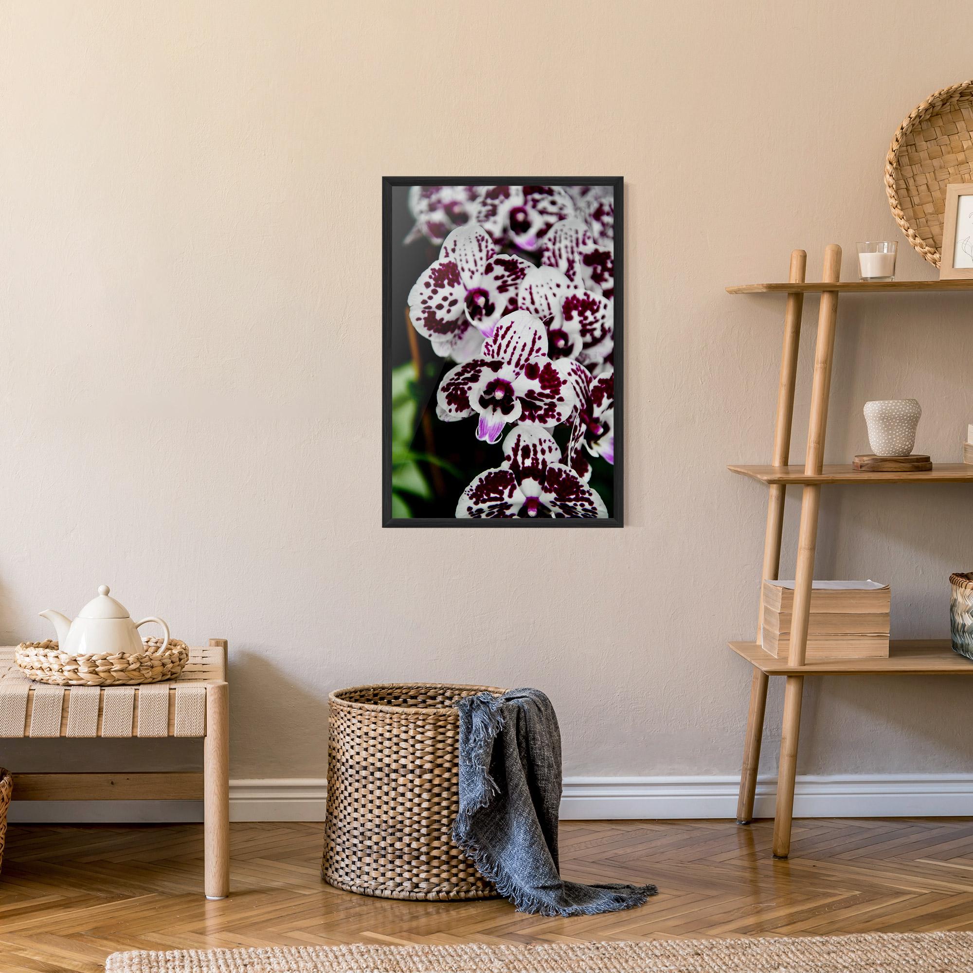 Gerahmte Poster Dark Purple Orchids mockup 9