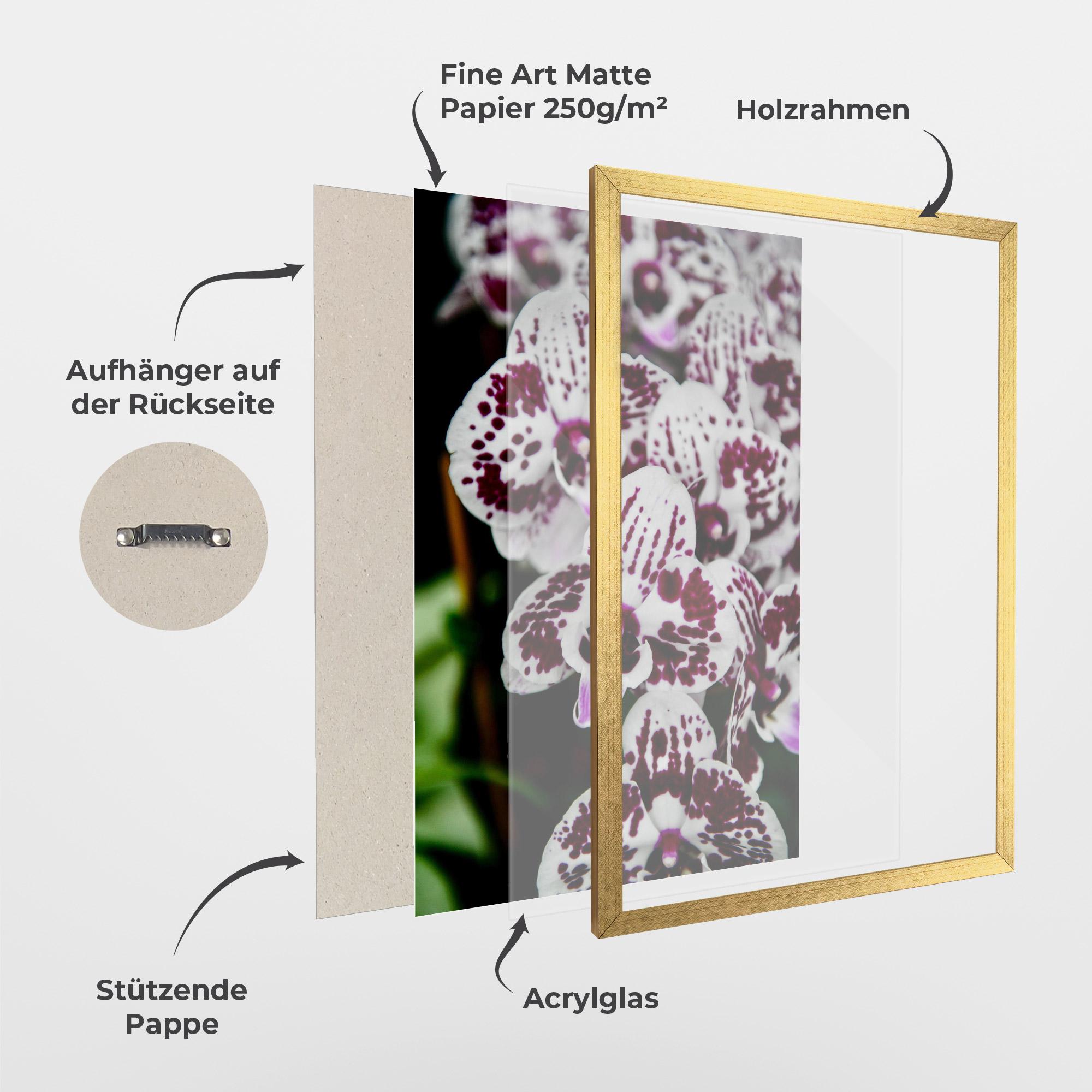 Gerahmte Poster Dark Purple Orchids mockup 1