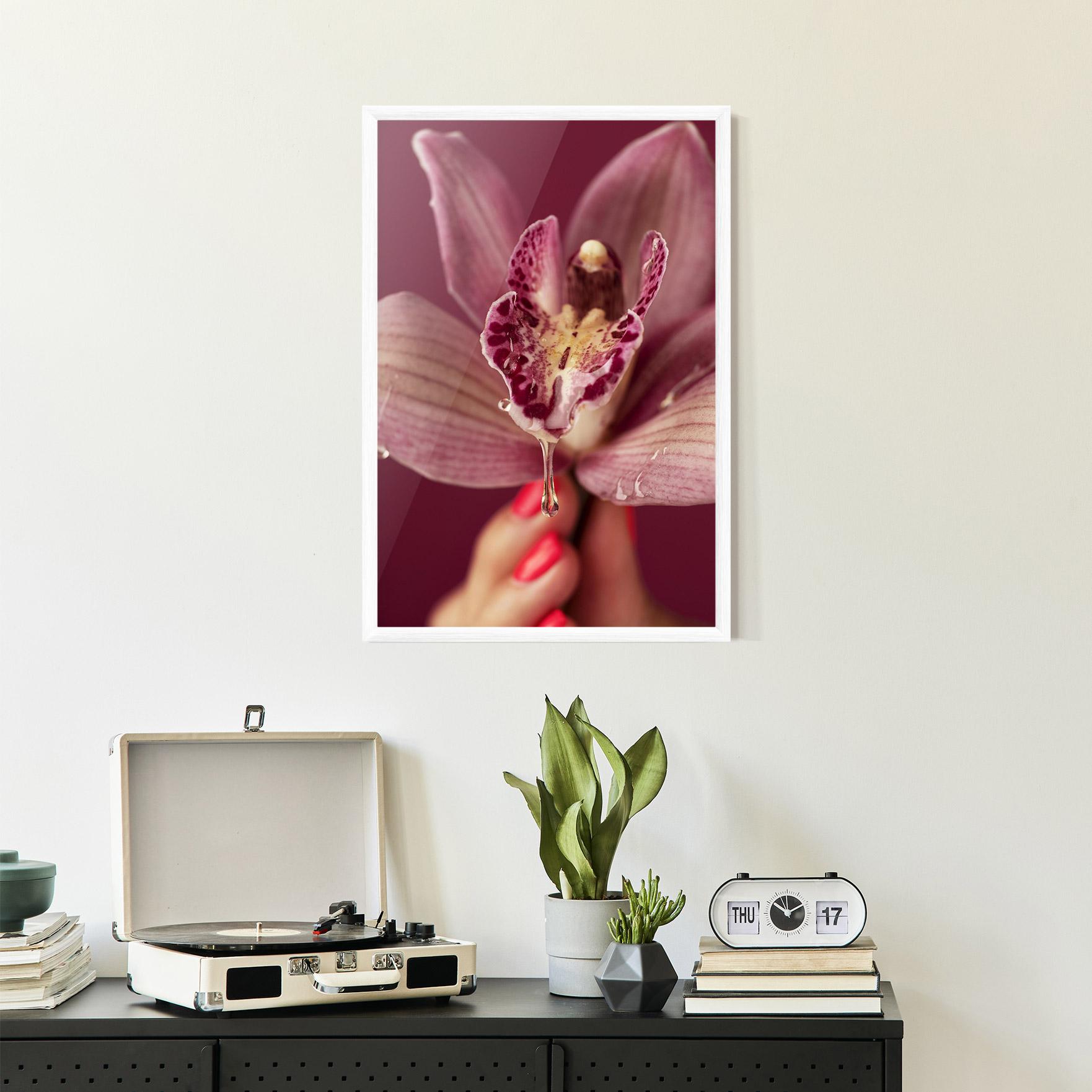 Gerahmte Poster Wet Orchid mockup 2