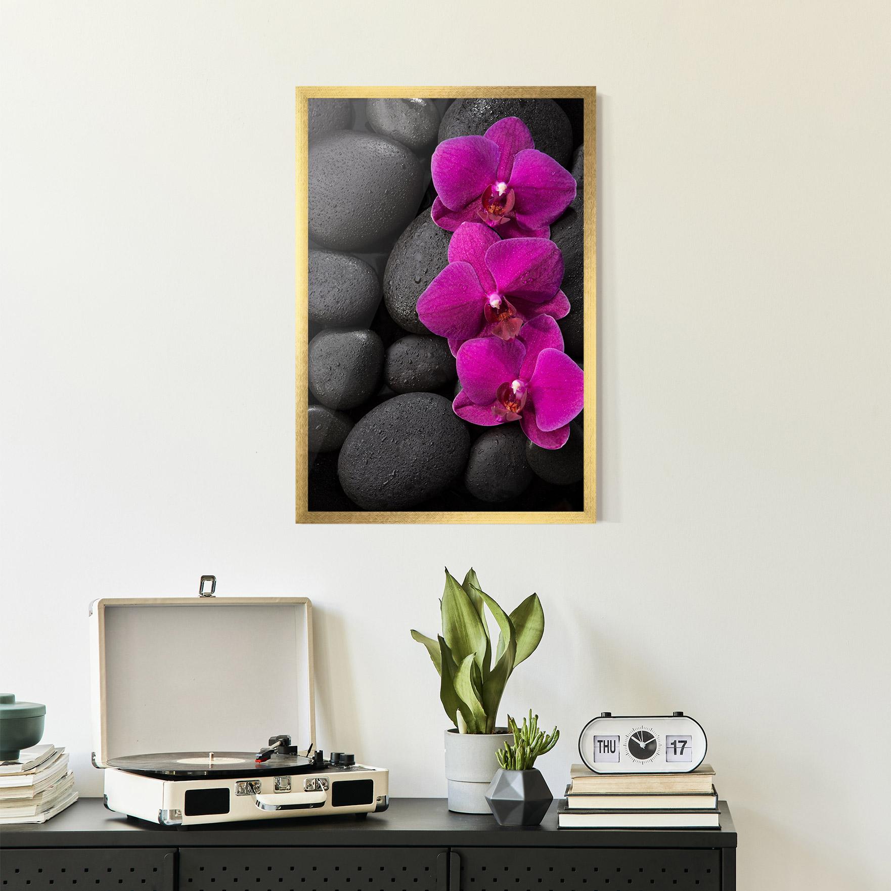 Gerahmte Poster Purple Orchid On Rocks mockup 2