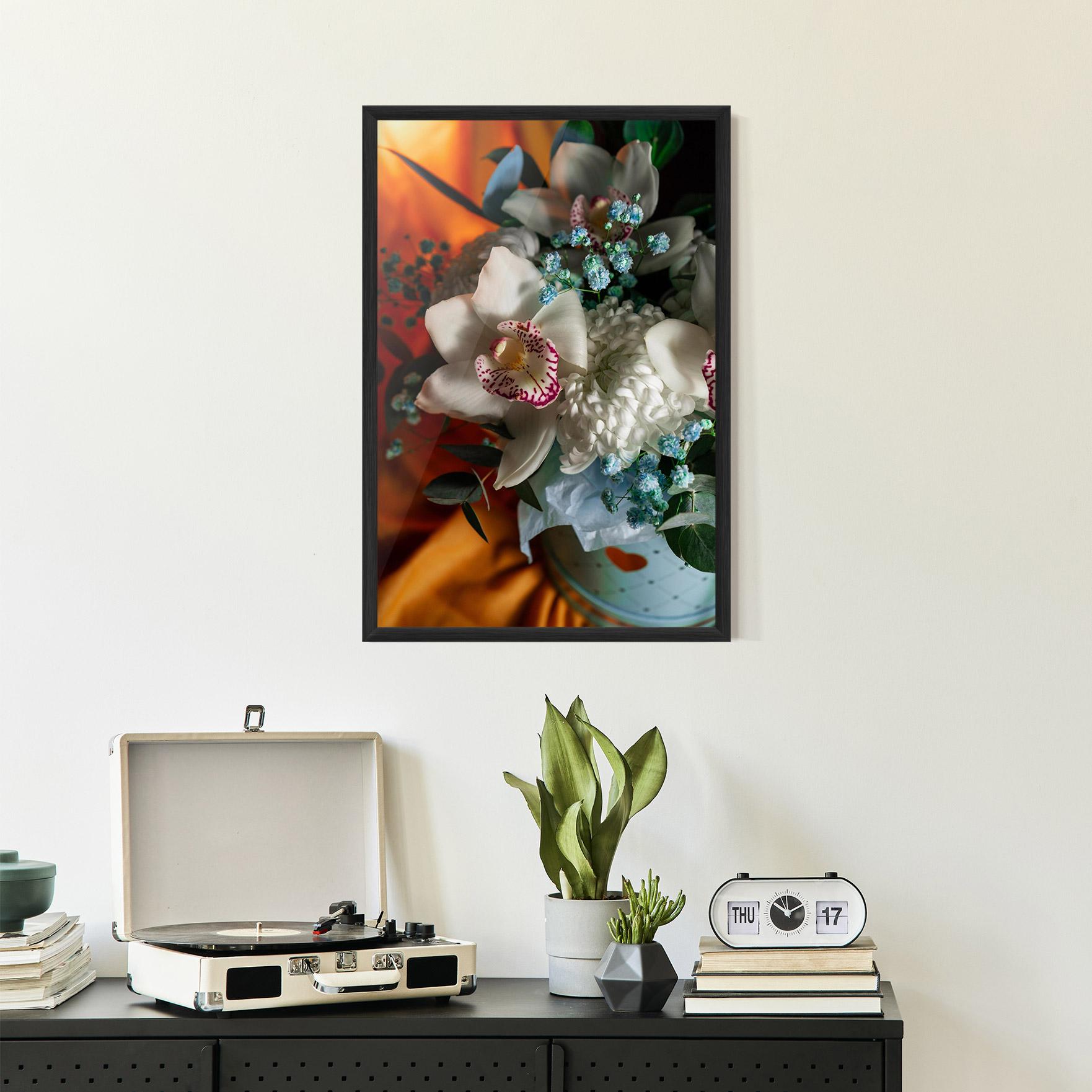 Gerahmte Poster Orchid In Vase mockup 2