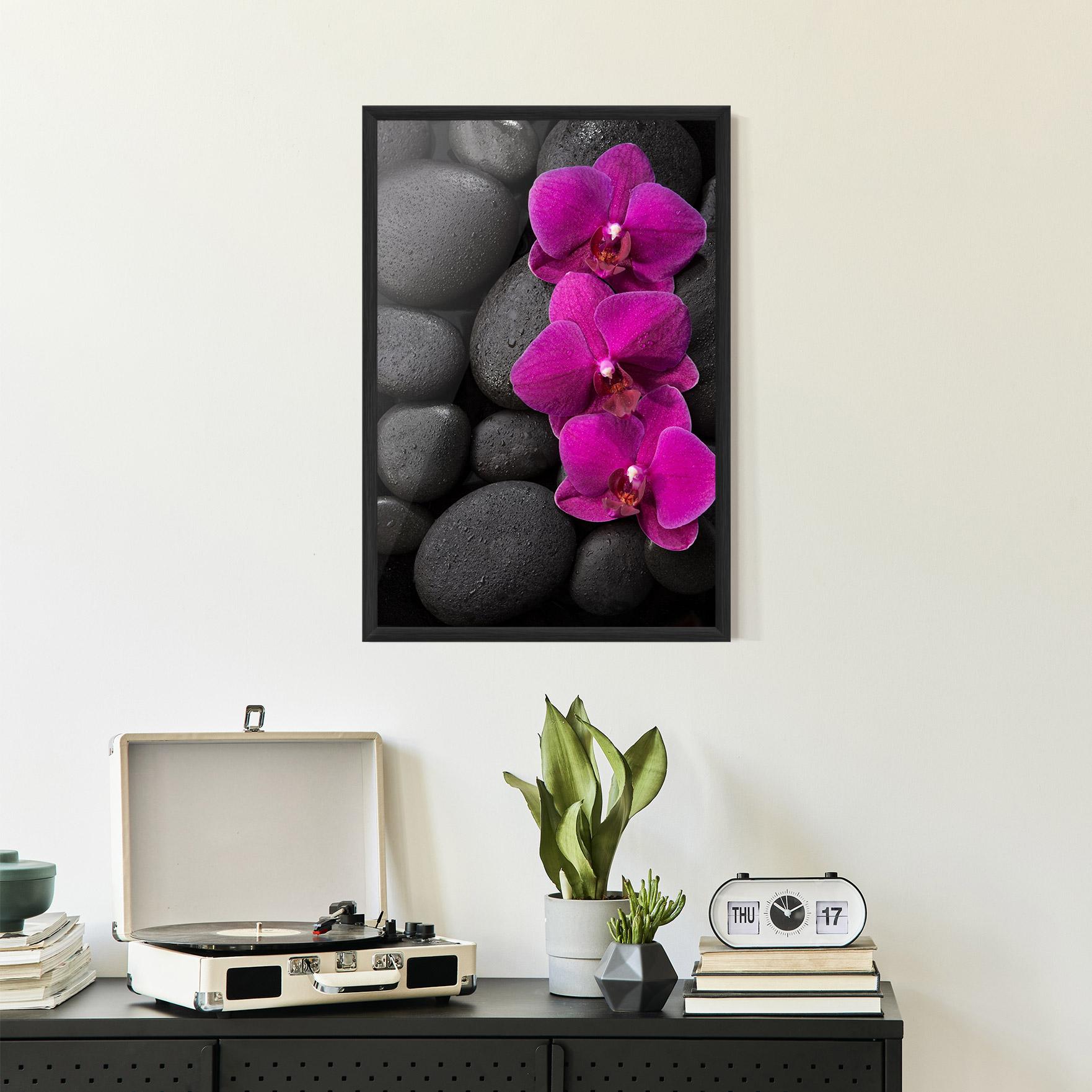 Gerahmte Poster Purple Orchid On Rocks mockup 2