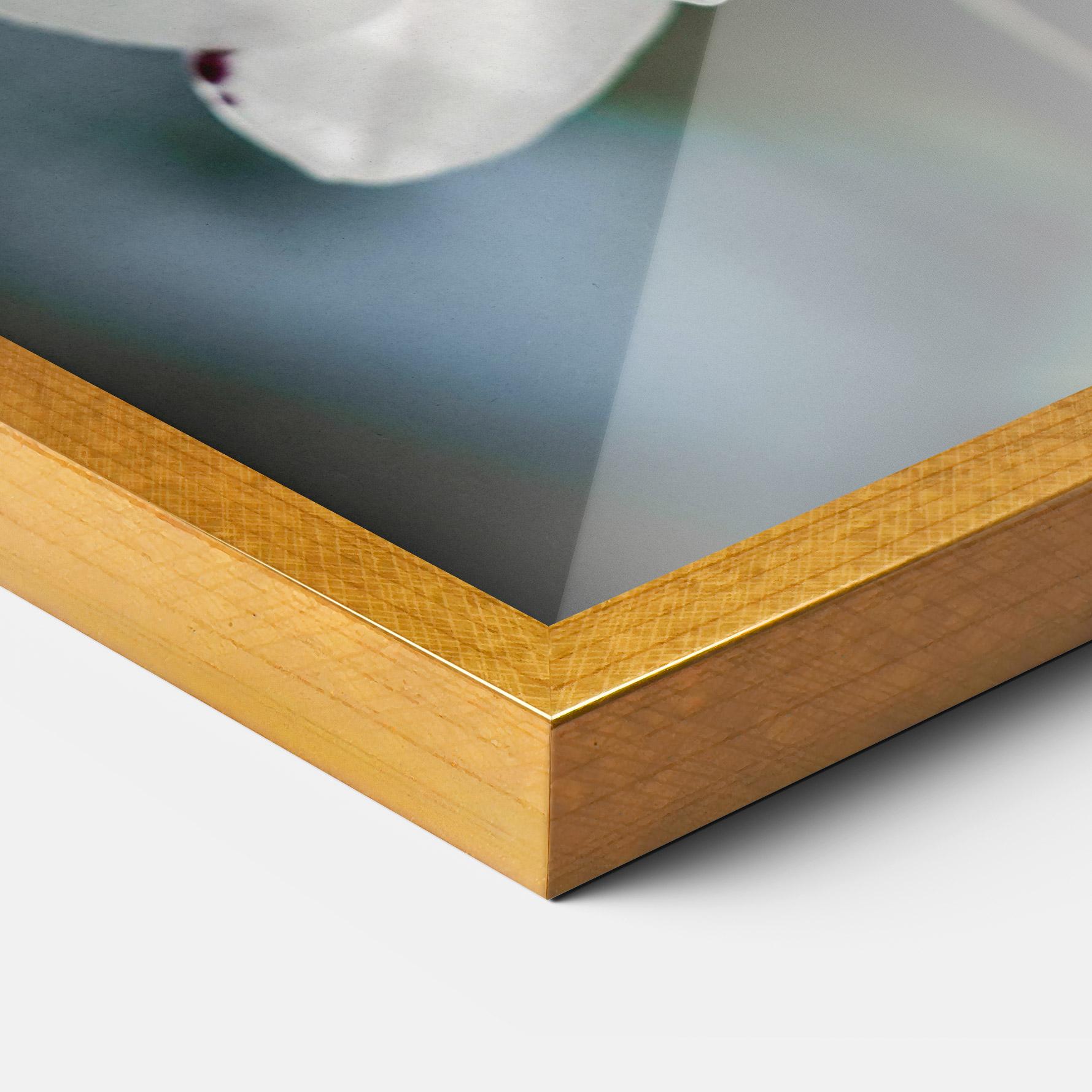 Gerahmte Poster Dark Purple Orchid mockup 3