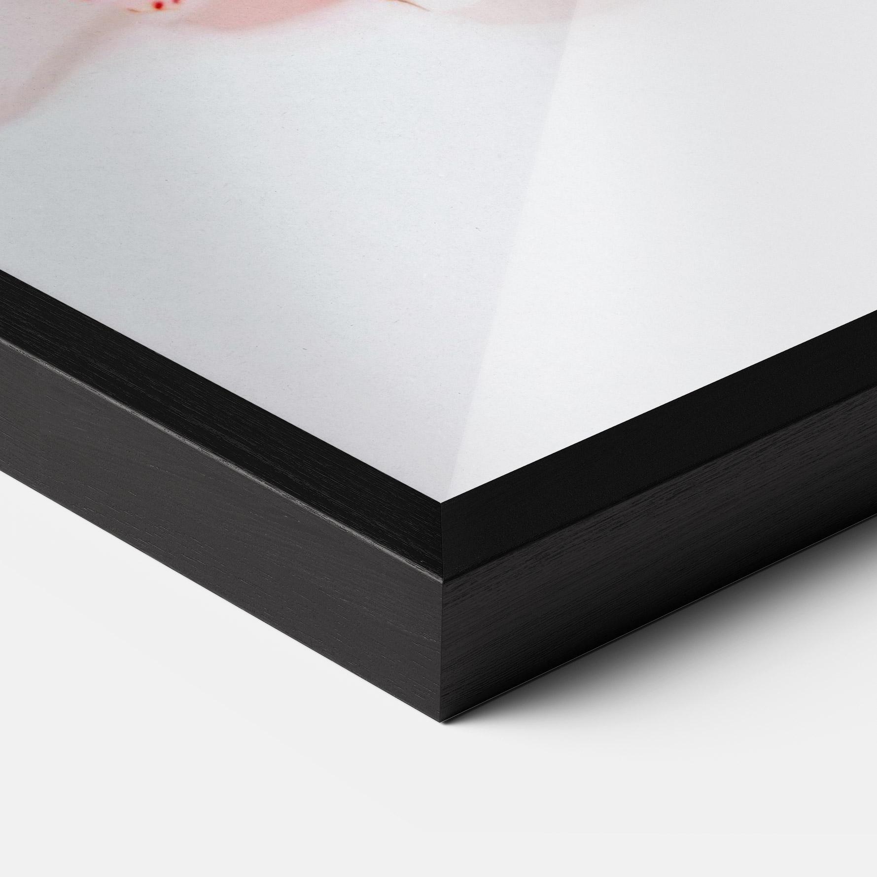 Gerahmte Poster White Orchid With Pink mockup 3