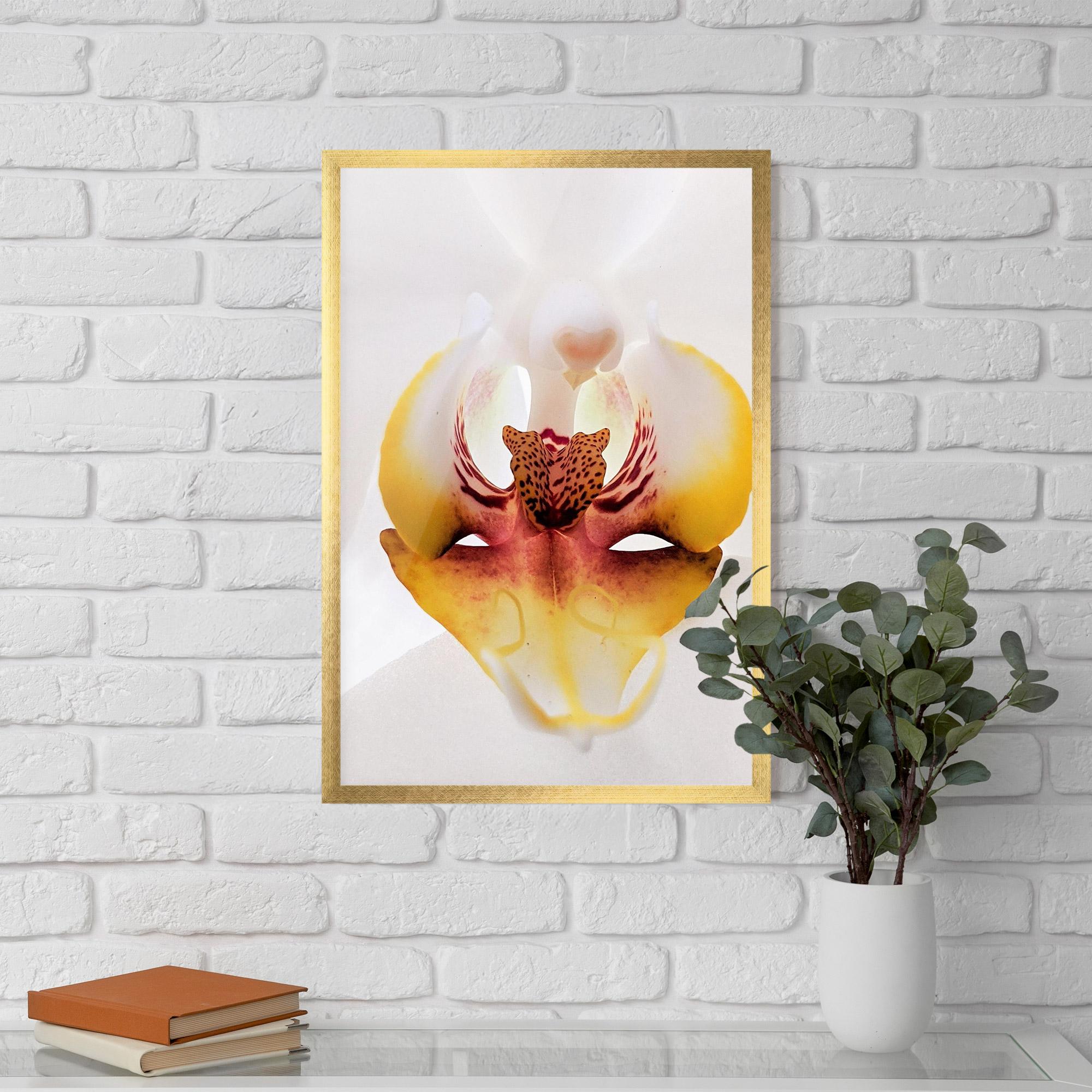 Gerahmte Poster Orchid Close Up mockup 5