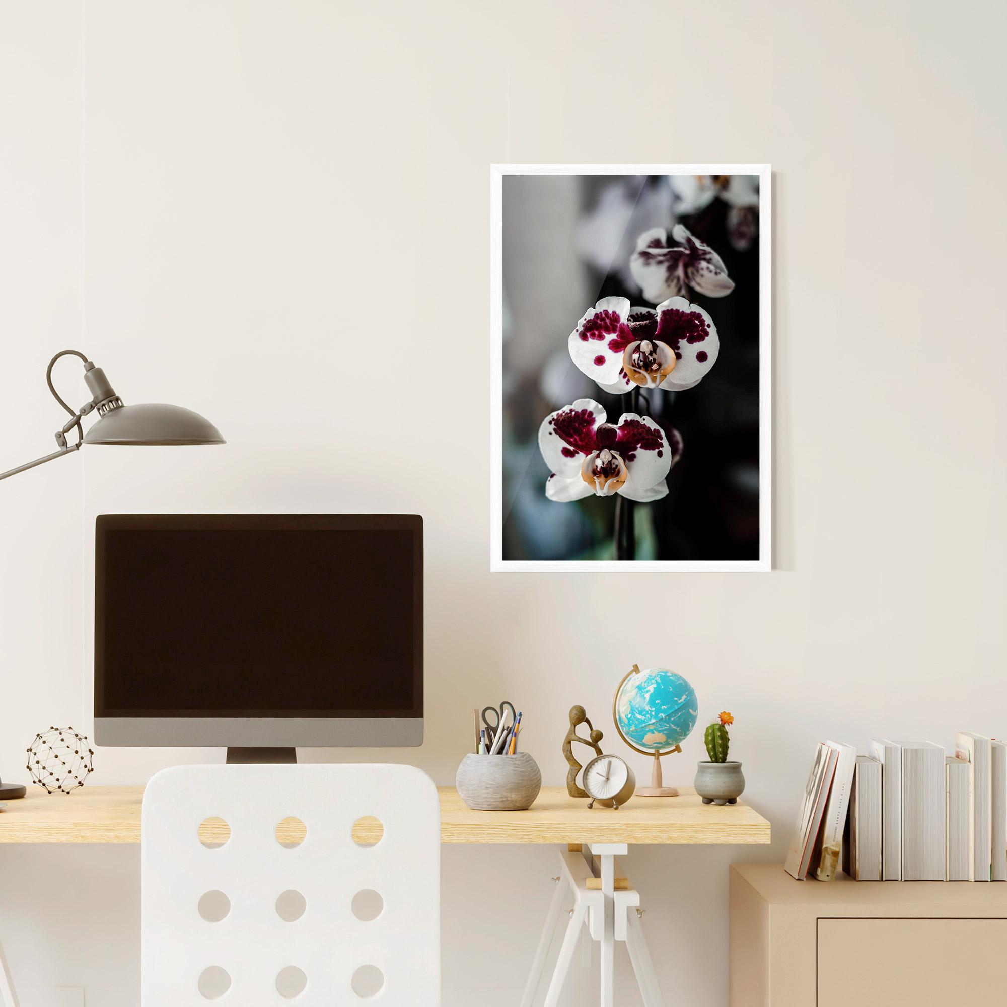 Gerahmte Poster Dark Purple Orchid mockup 6