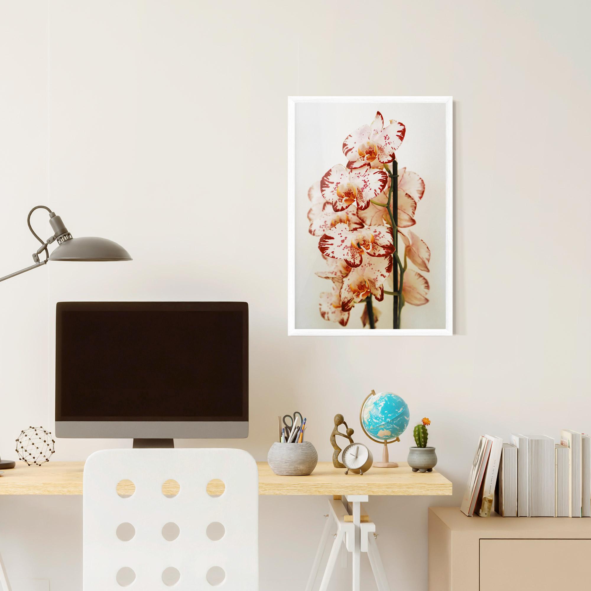 Gerahmte Poster Red White Orchids mockup 6
