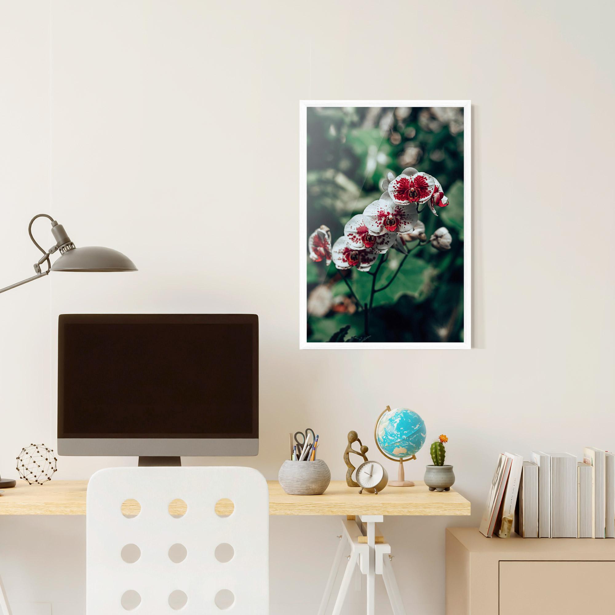 Gerahmte Poster White Red Orchid mockup 6