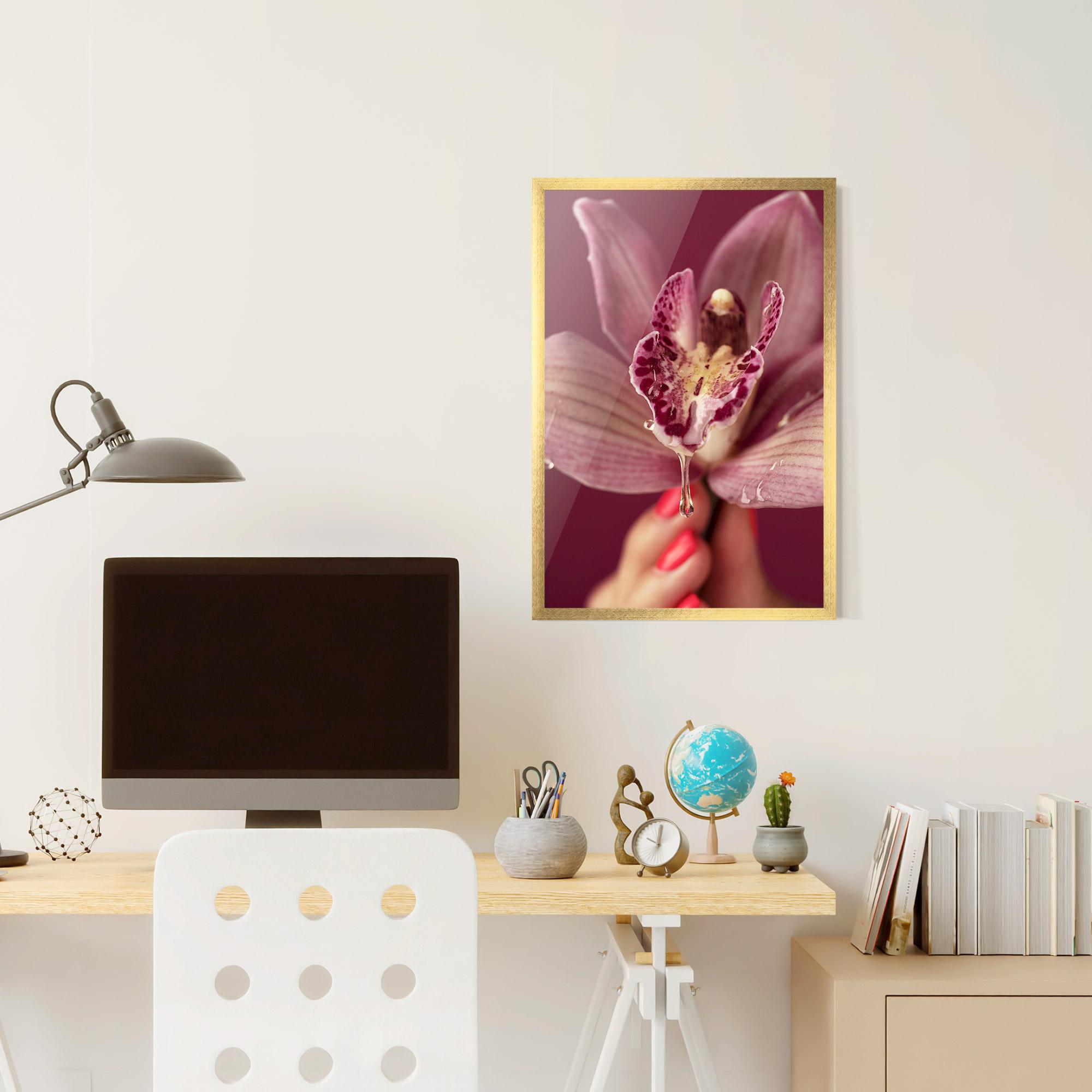 Gerahmte Poster Wet Orchid mockup 6