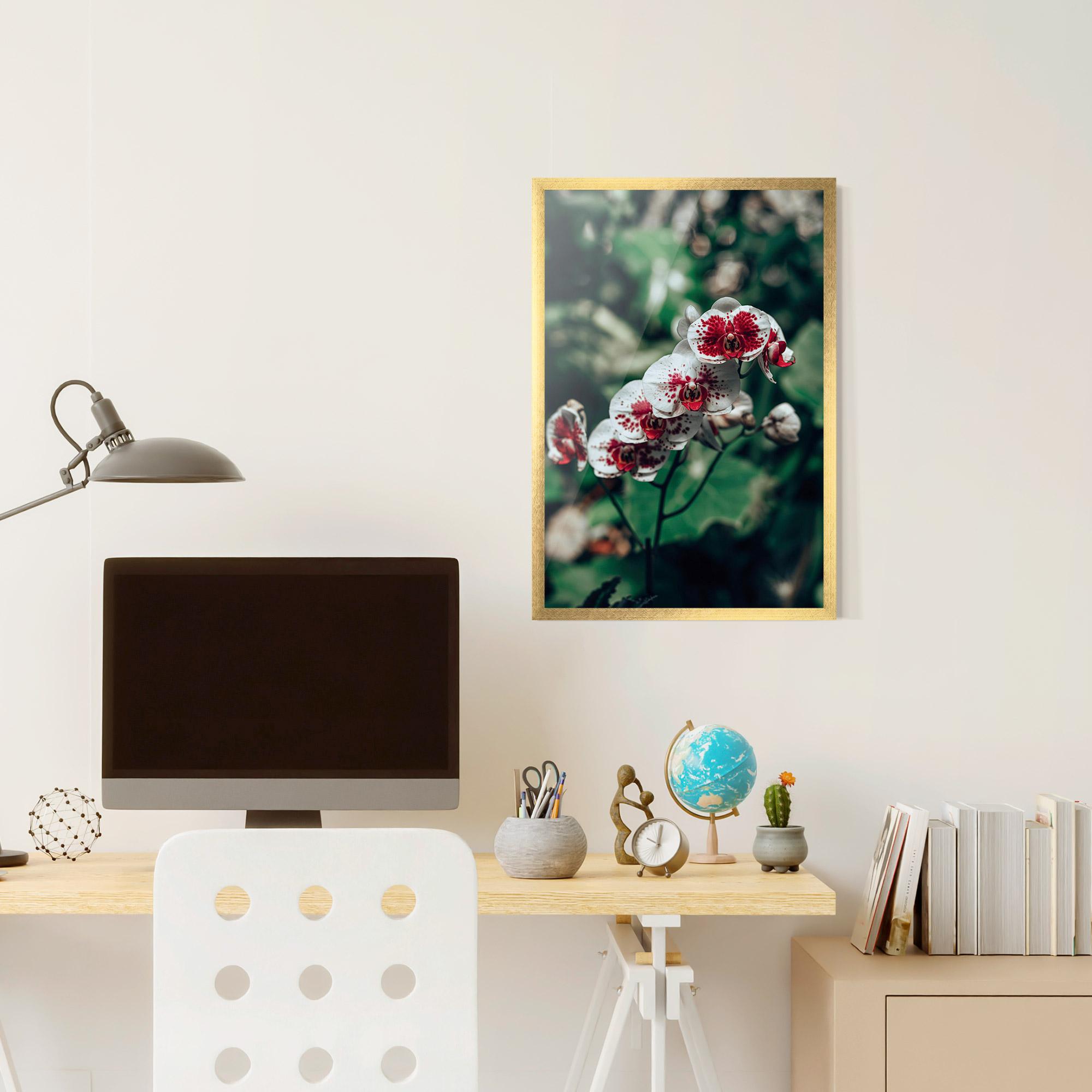 Gerahmte Poster White Red Orchid mockup 6
