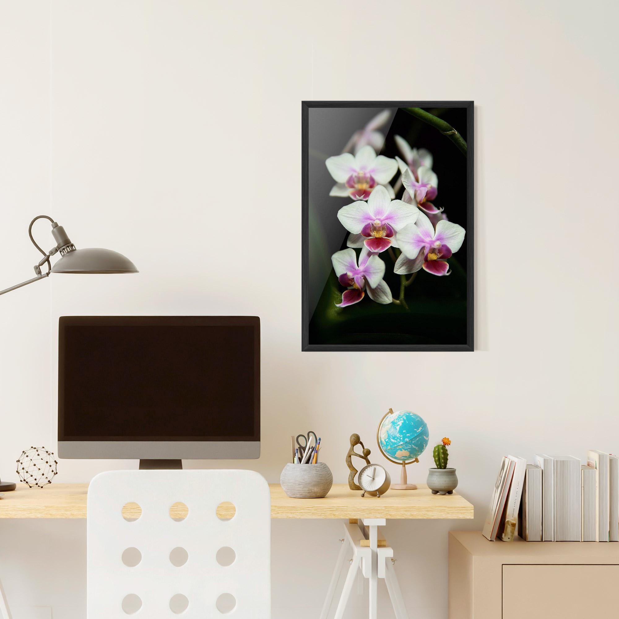Gerahmte Poster Wild White Purple Orchid mockup 6