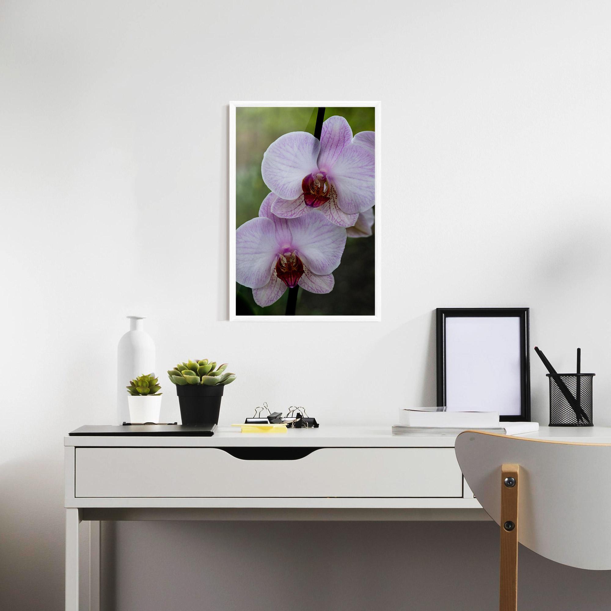 Gerahmte Poster Garden Light Purple Orchid mockup 7