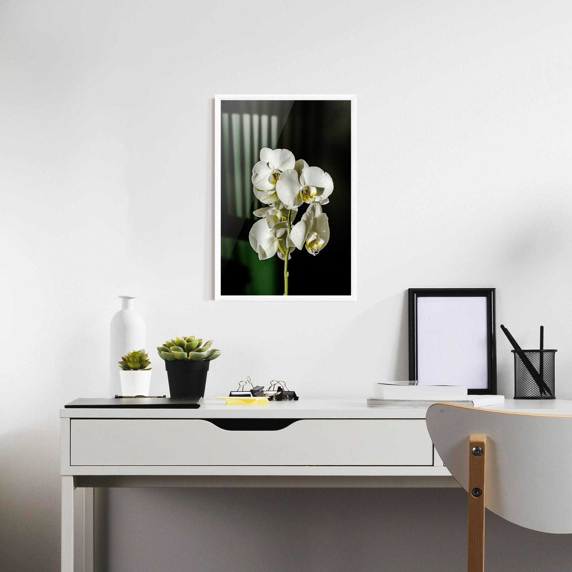 Gerahmte Poster Orchid On Green mockup 7