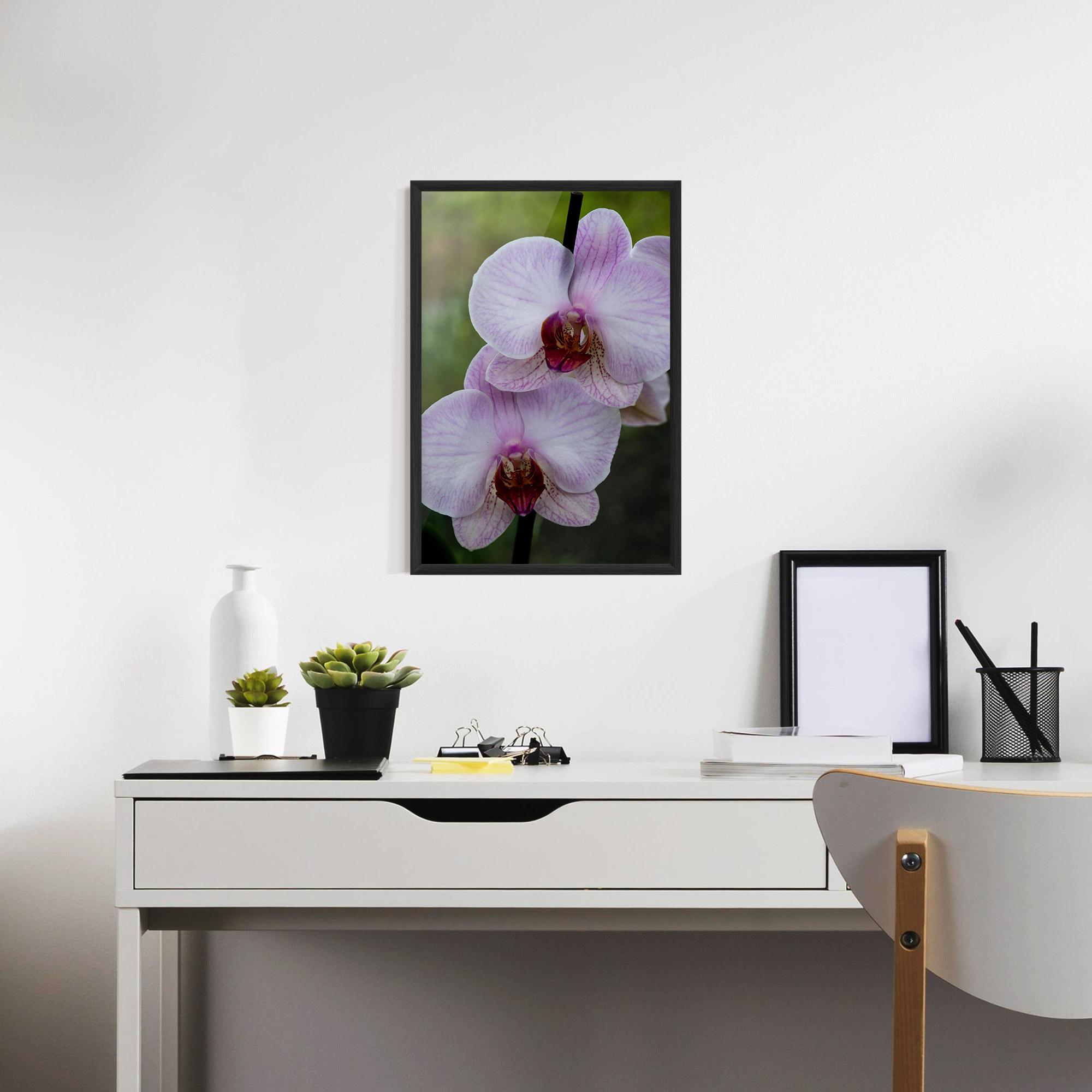 Gerahmte Poster Garden Light Purple Orchid mockup 7