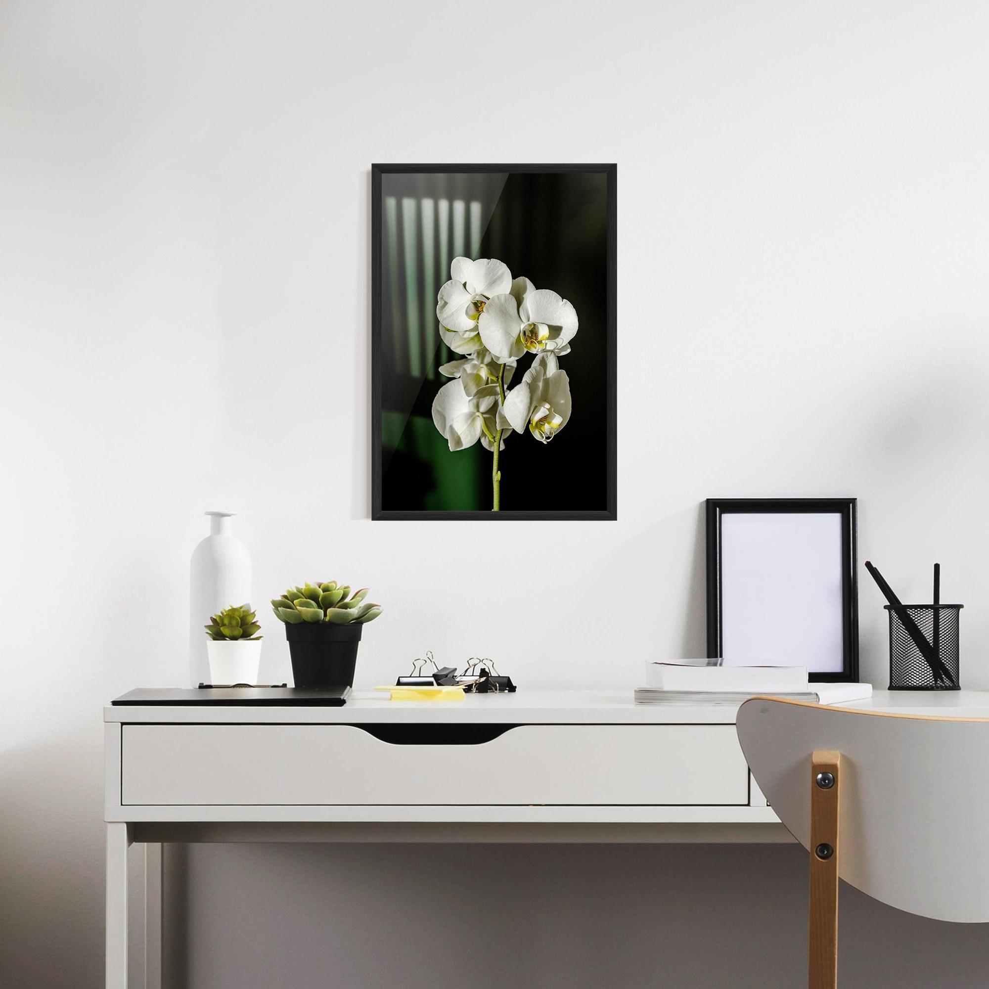 Gerahmte Poster Orchid On Green mockup 7