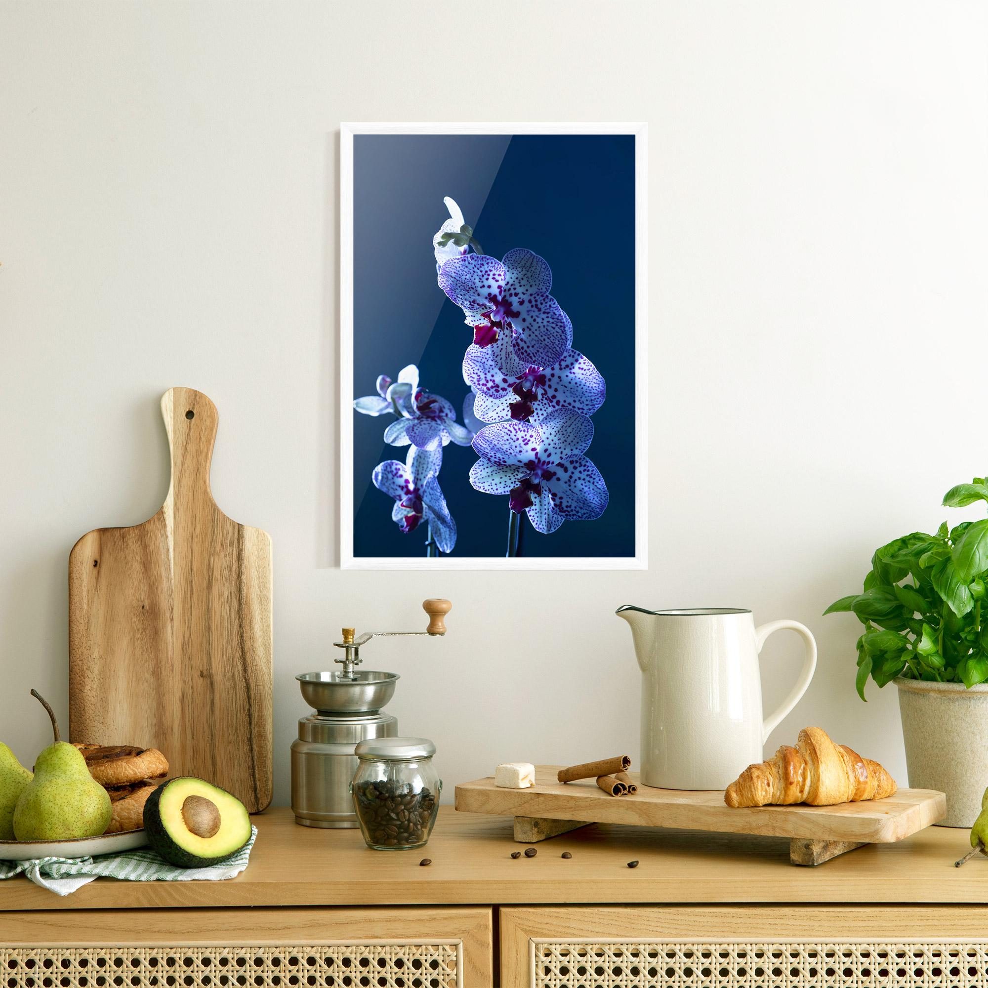 Gerahmte Poster Blue Light Orchid mockup 8