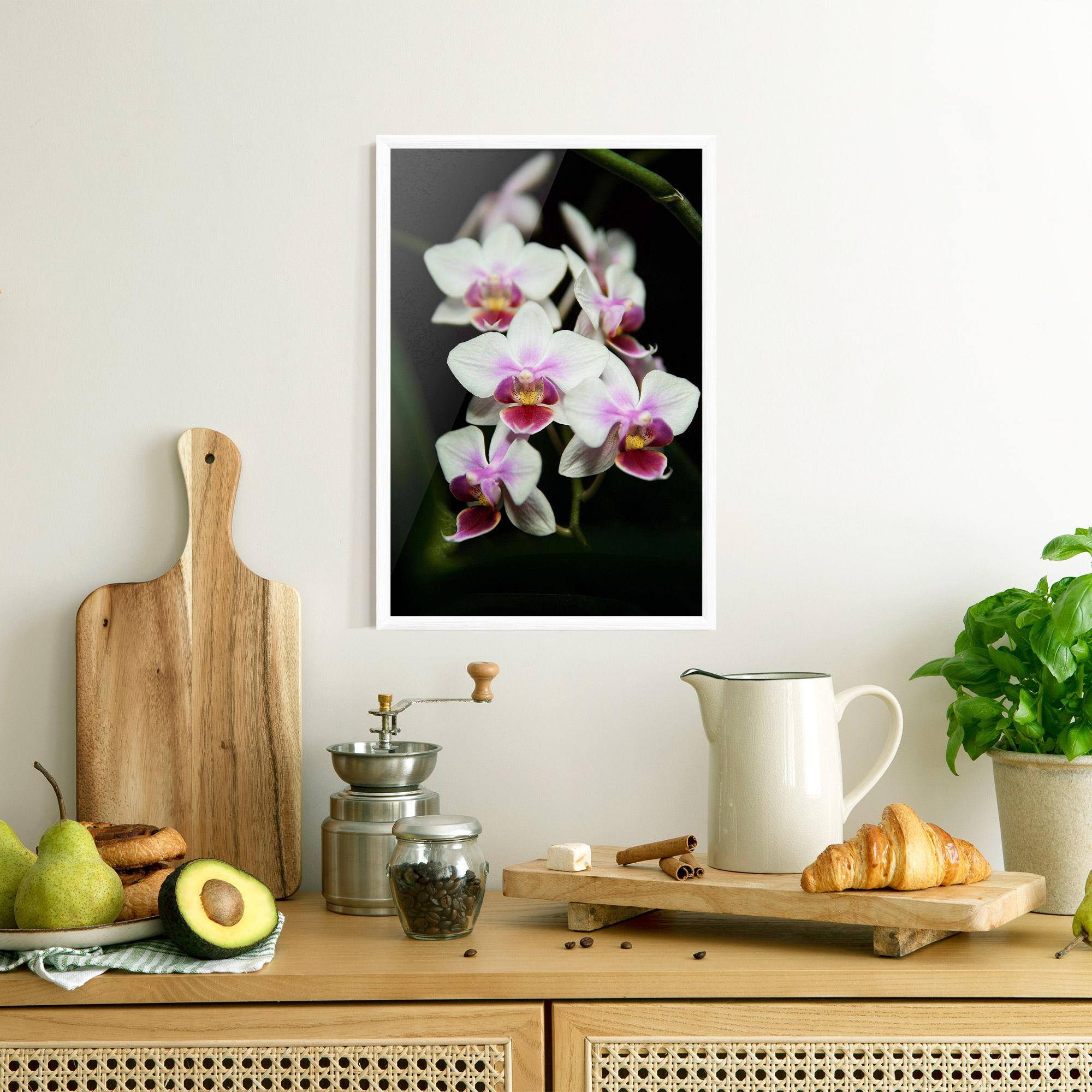 Gerahmte Poster Wild White Purple Orchid mockup 8