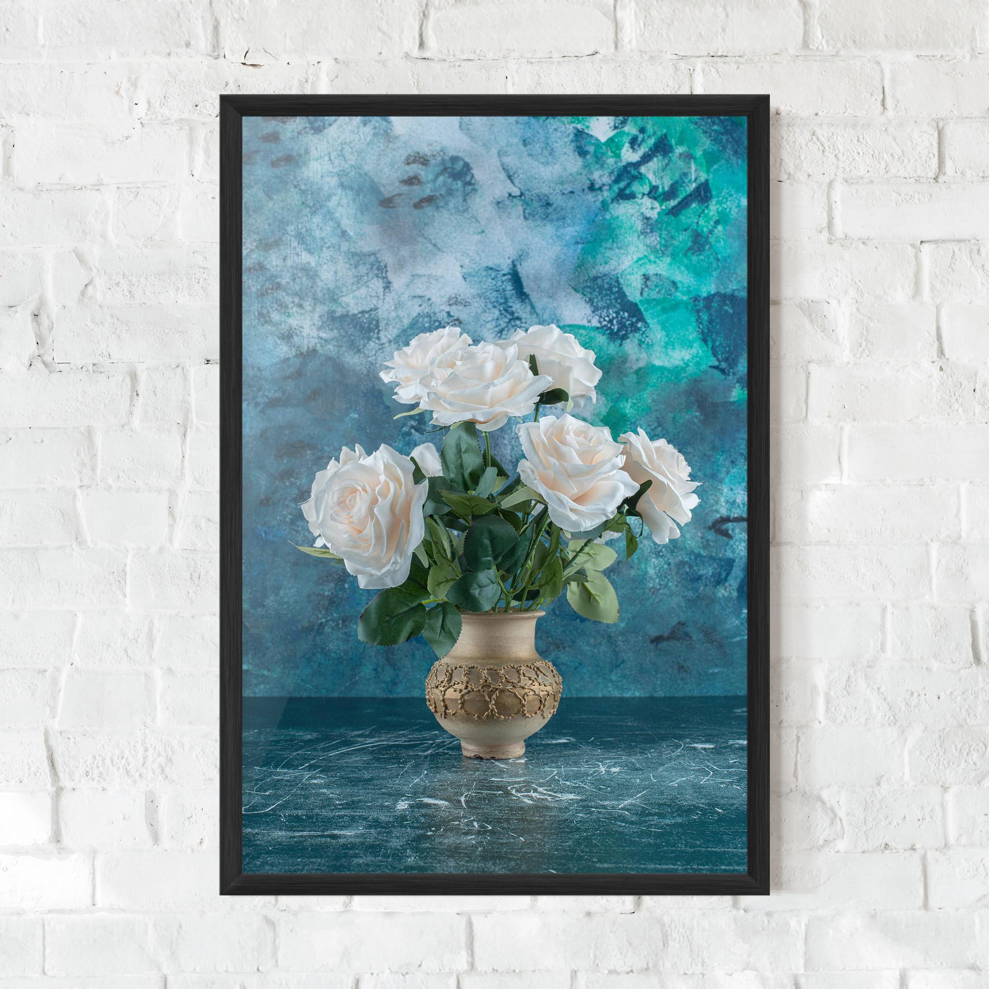 Gerahmte Poster White Roses On Blue mockup 0