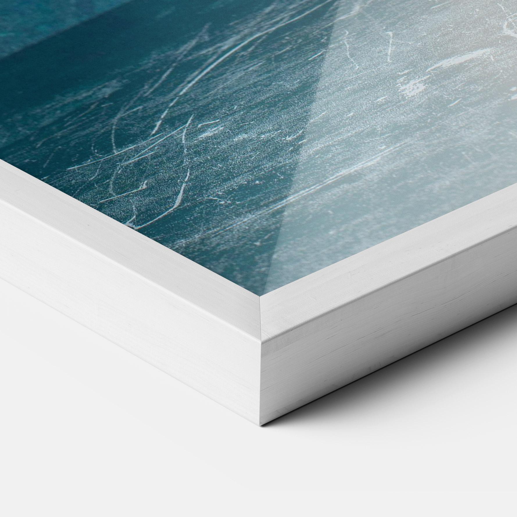 Gerahmte Poster White Roses On Blue mockup 3