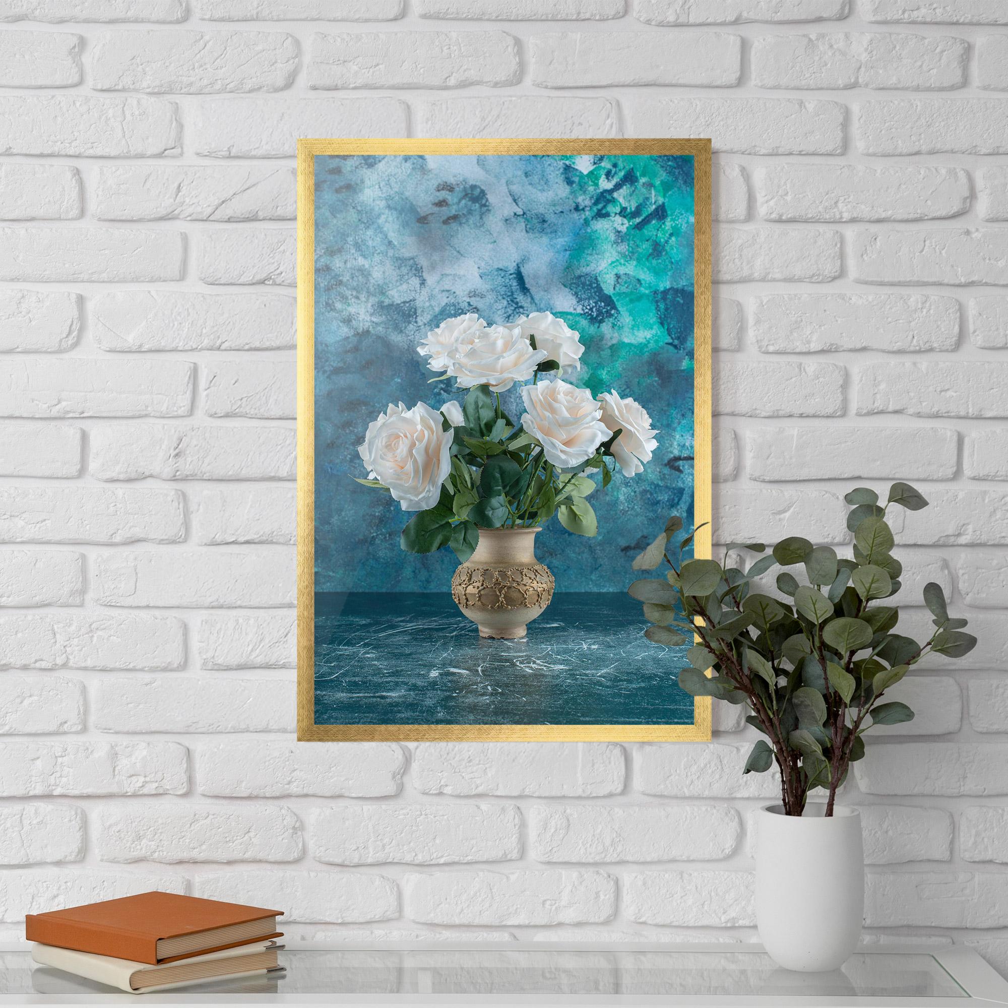 Gerahmte Poster White Roses On Blue mockup 5