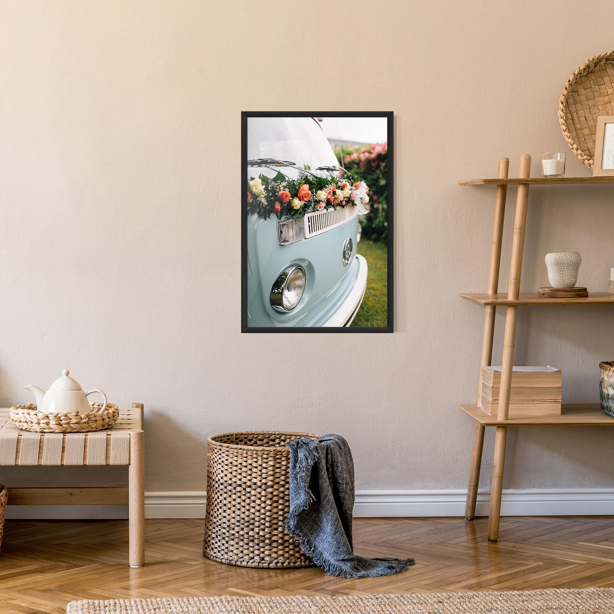 Gerahmte Poster Vintage Rose Van mockup 9