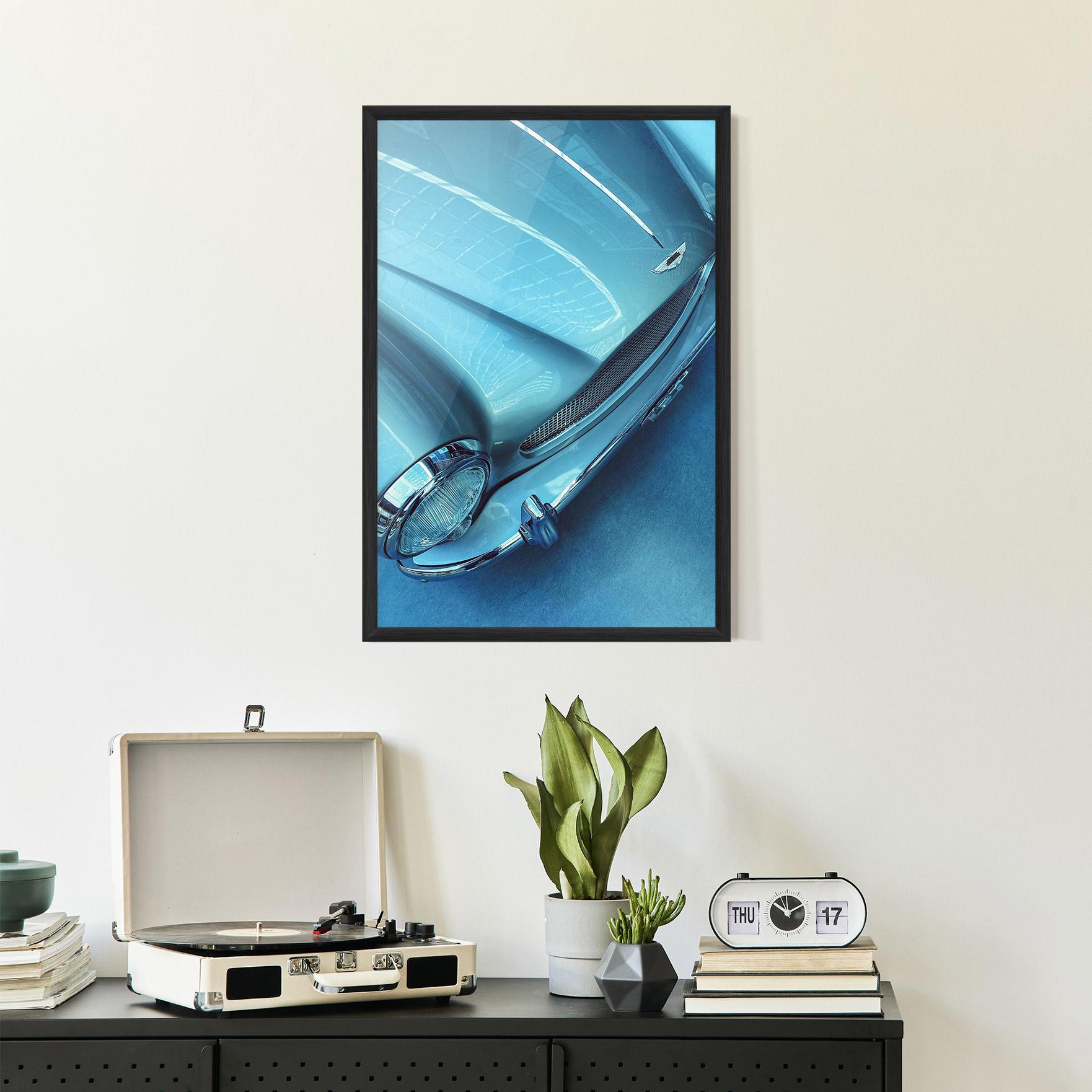 Gerahmte Poster Blue Light Car mockup 2