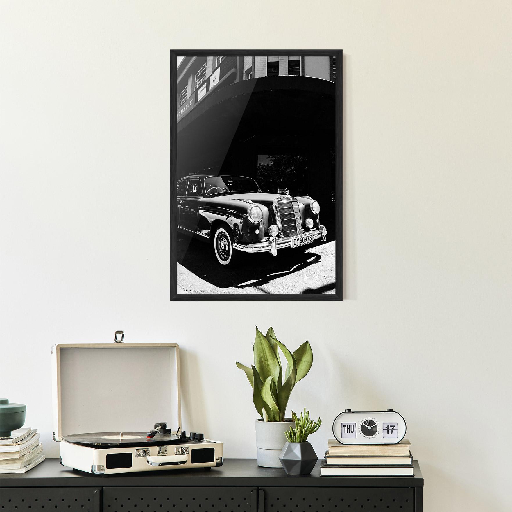 Gerahmte Poster Old Black Car mockup 2