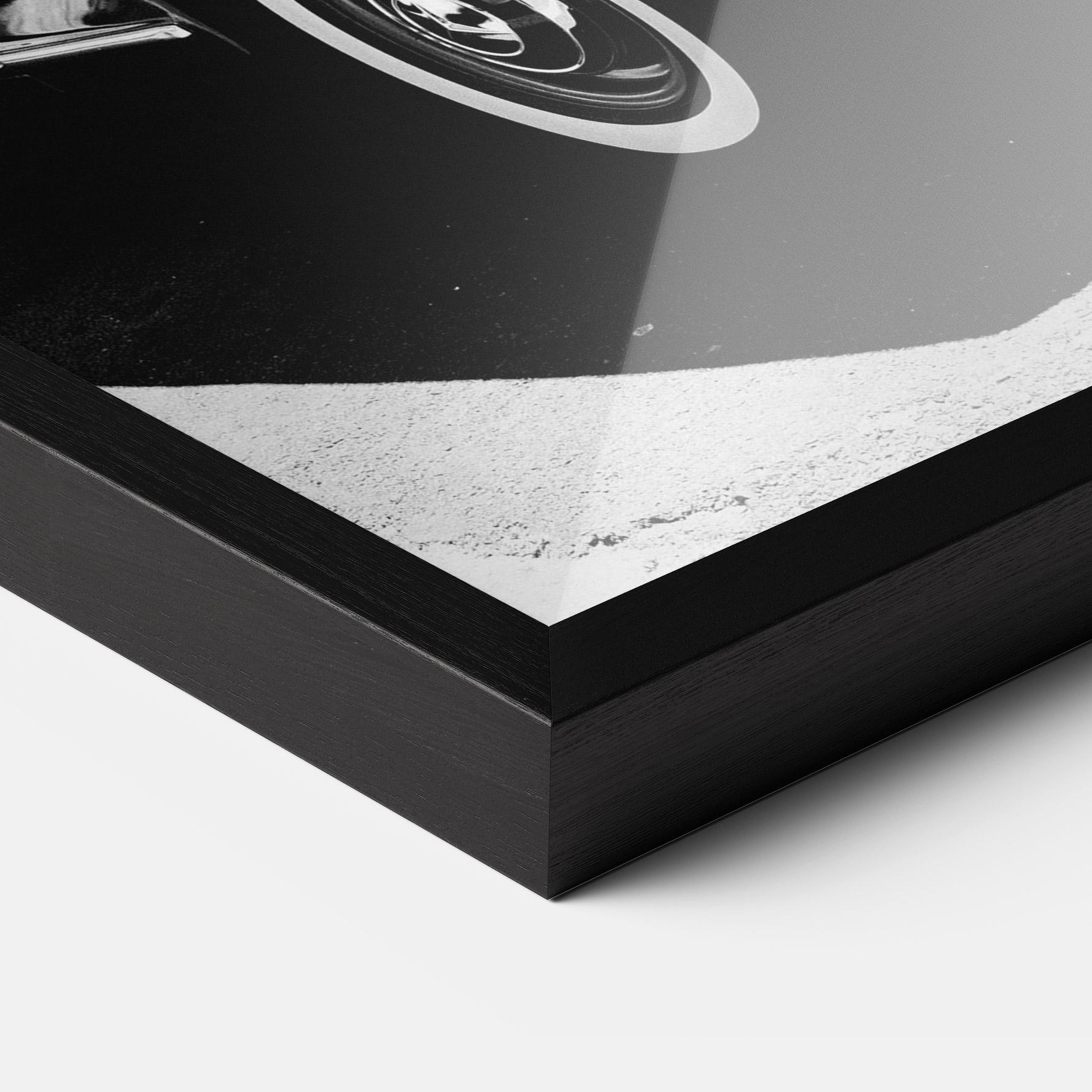 Gerahmte Poster Old Black Car mockup 3