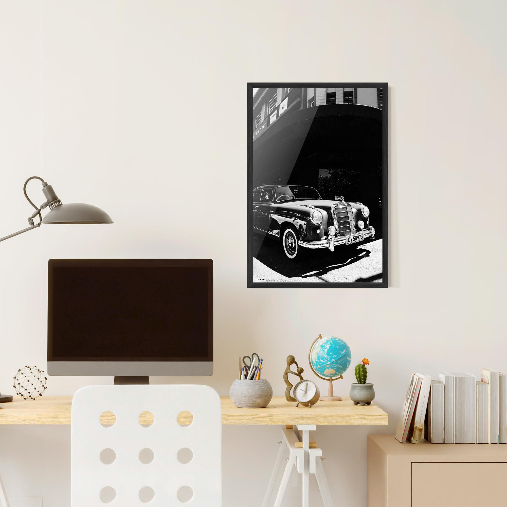 Gerahmte Poster Old Black Car mockup 6