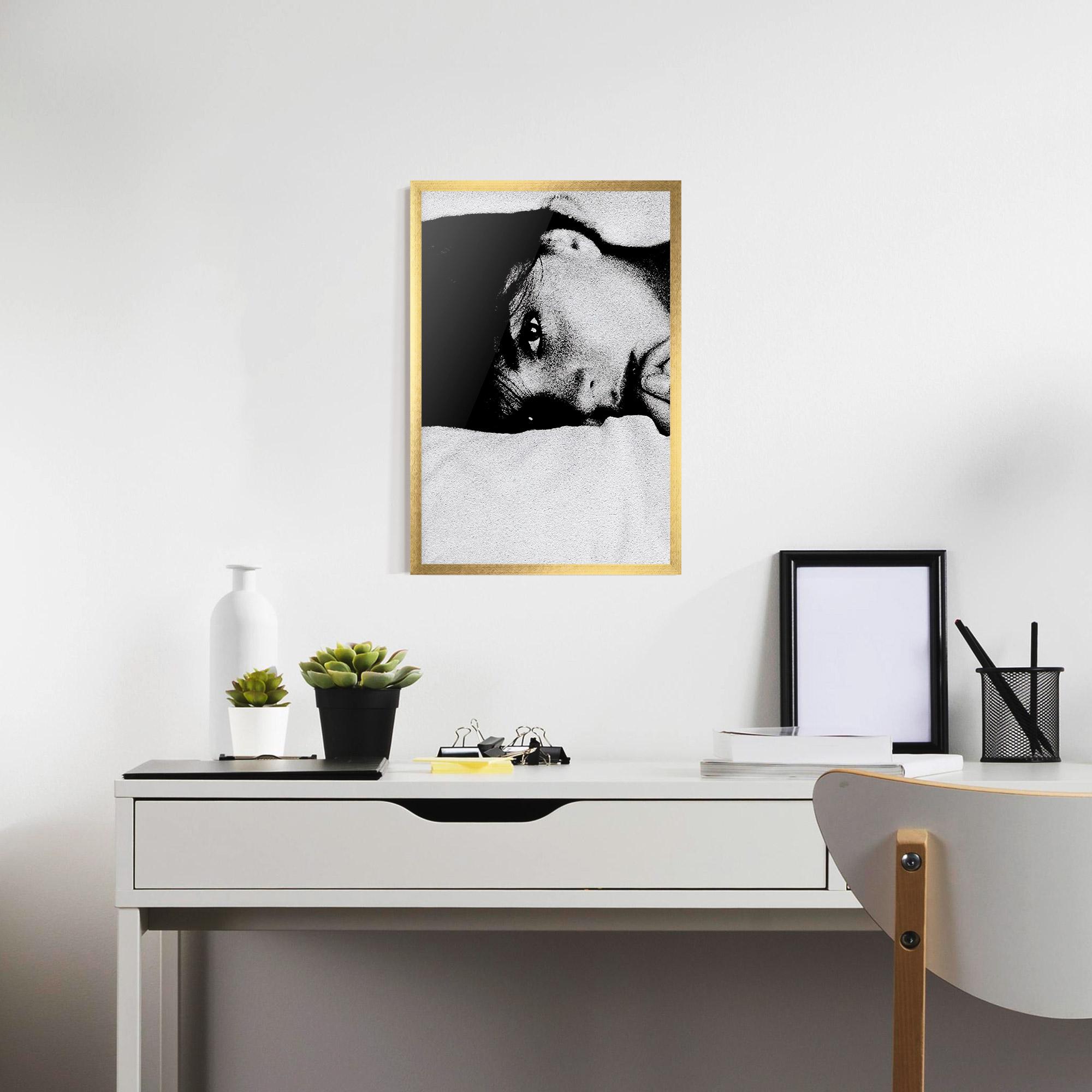 Gerahmte Poster Eye Contact mockup 7