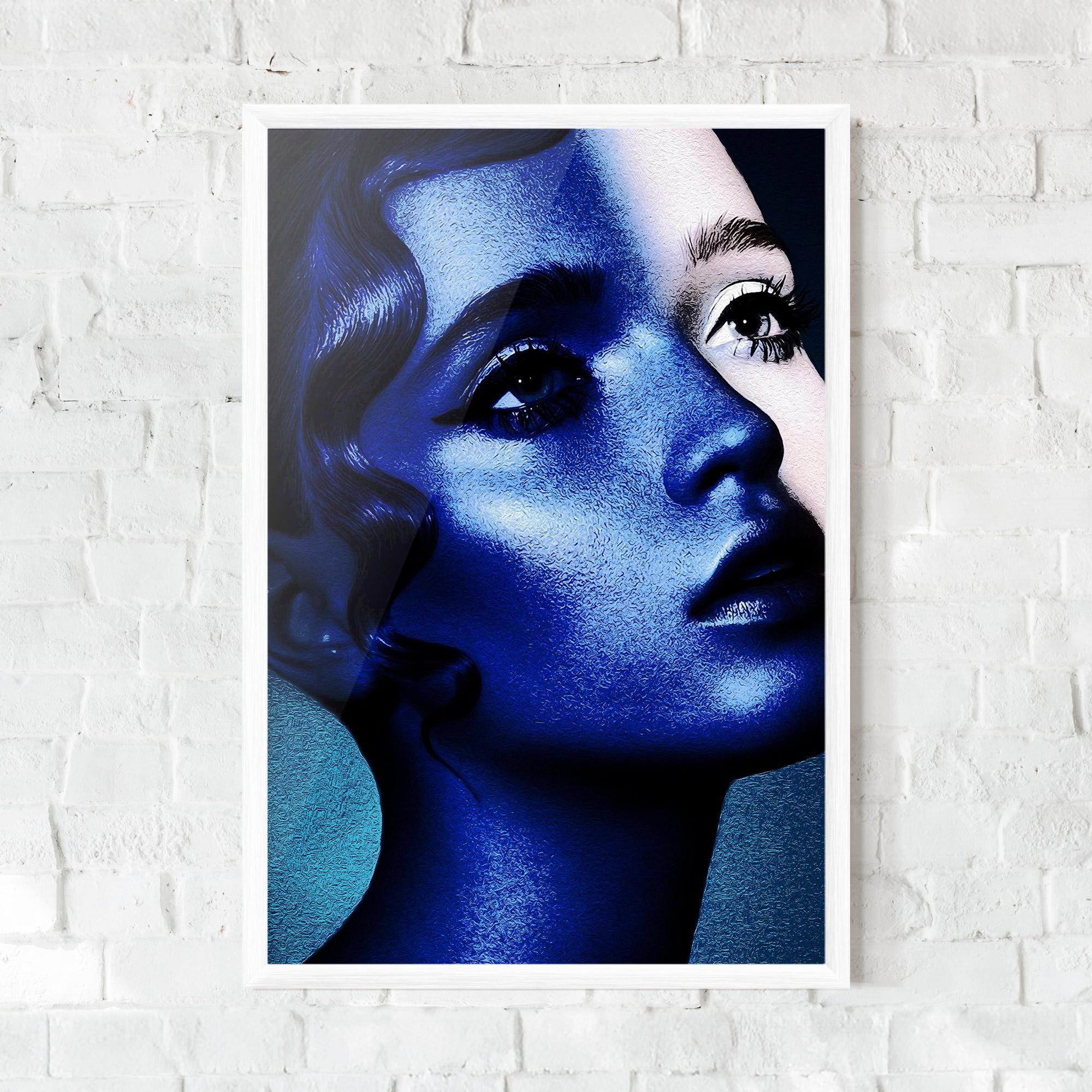 Gerahmte Poster Blue White Face Art mockup 0