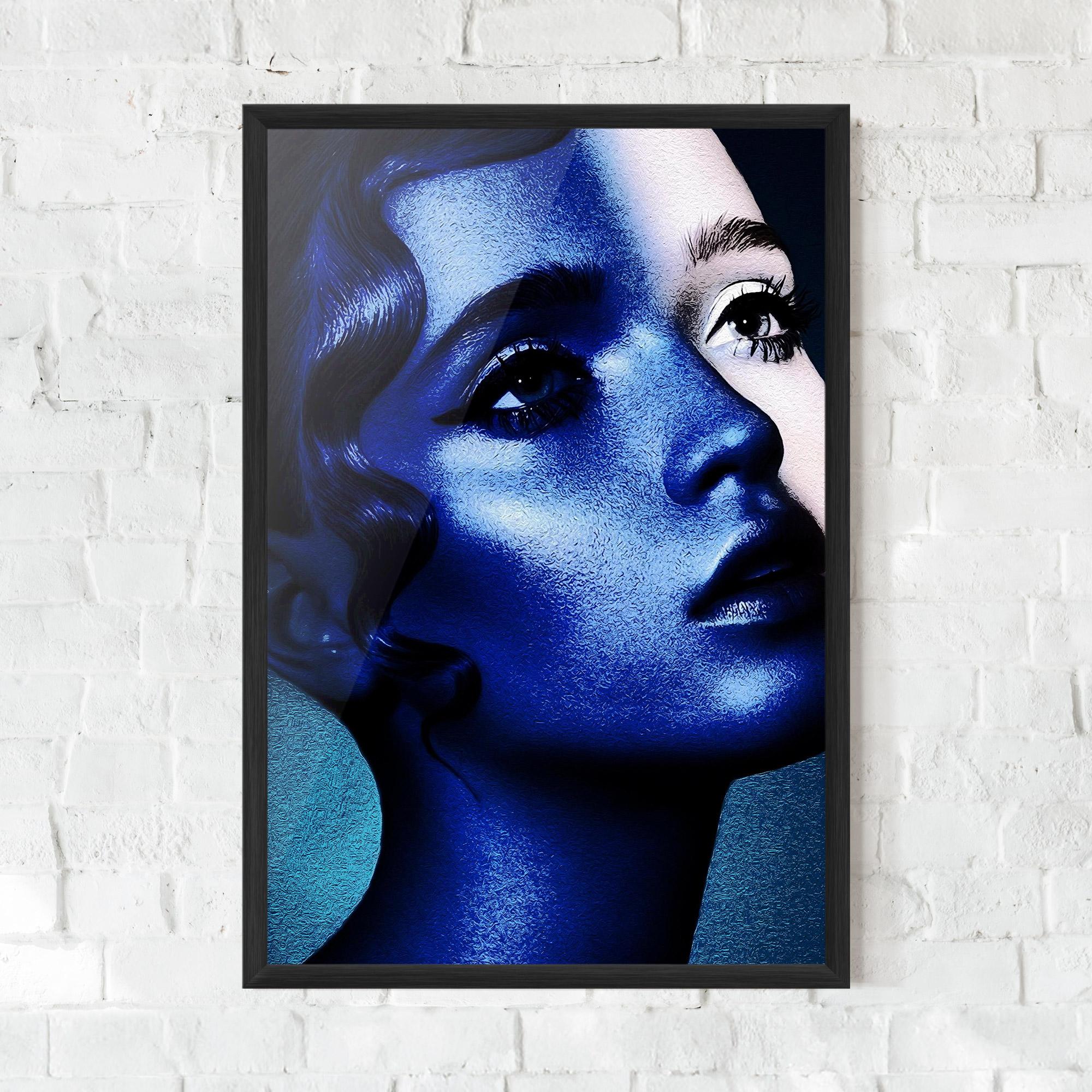 Gerahmte Poster Blue White Face Art mockup 0