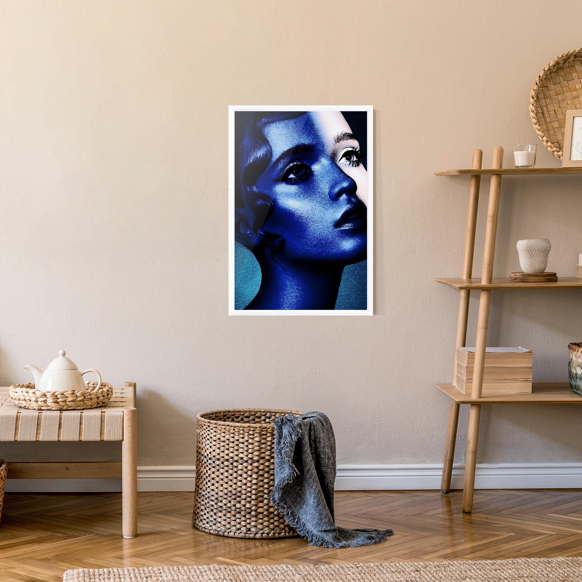 Gerahmte Poster Blue White Face Art mockup 9