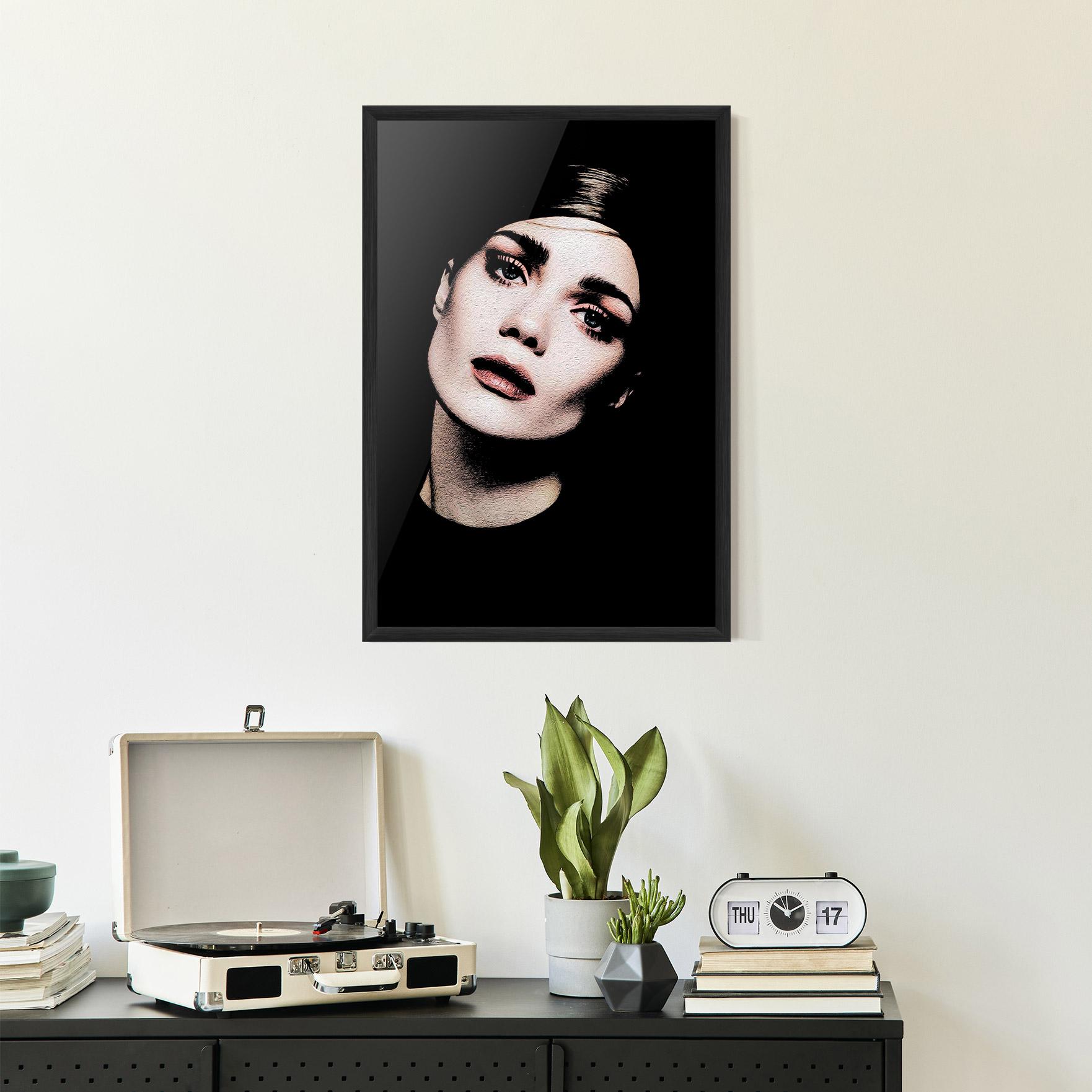 Gerahmte Poster Blue Eyes Lady mockup 2