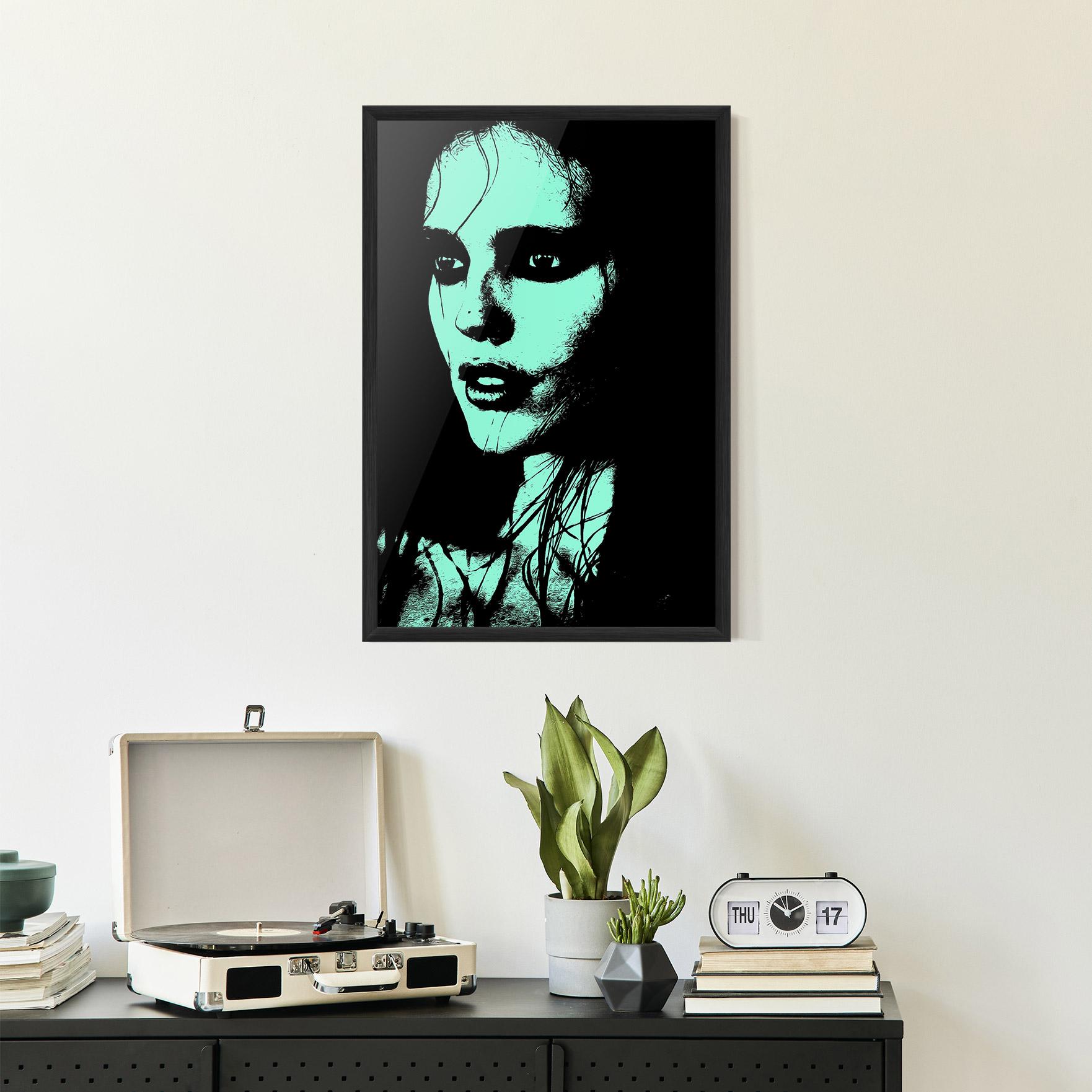 Gerahmte Poster Green Light Girl mockup 2