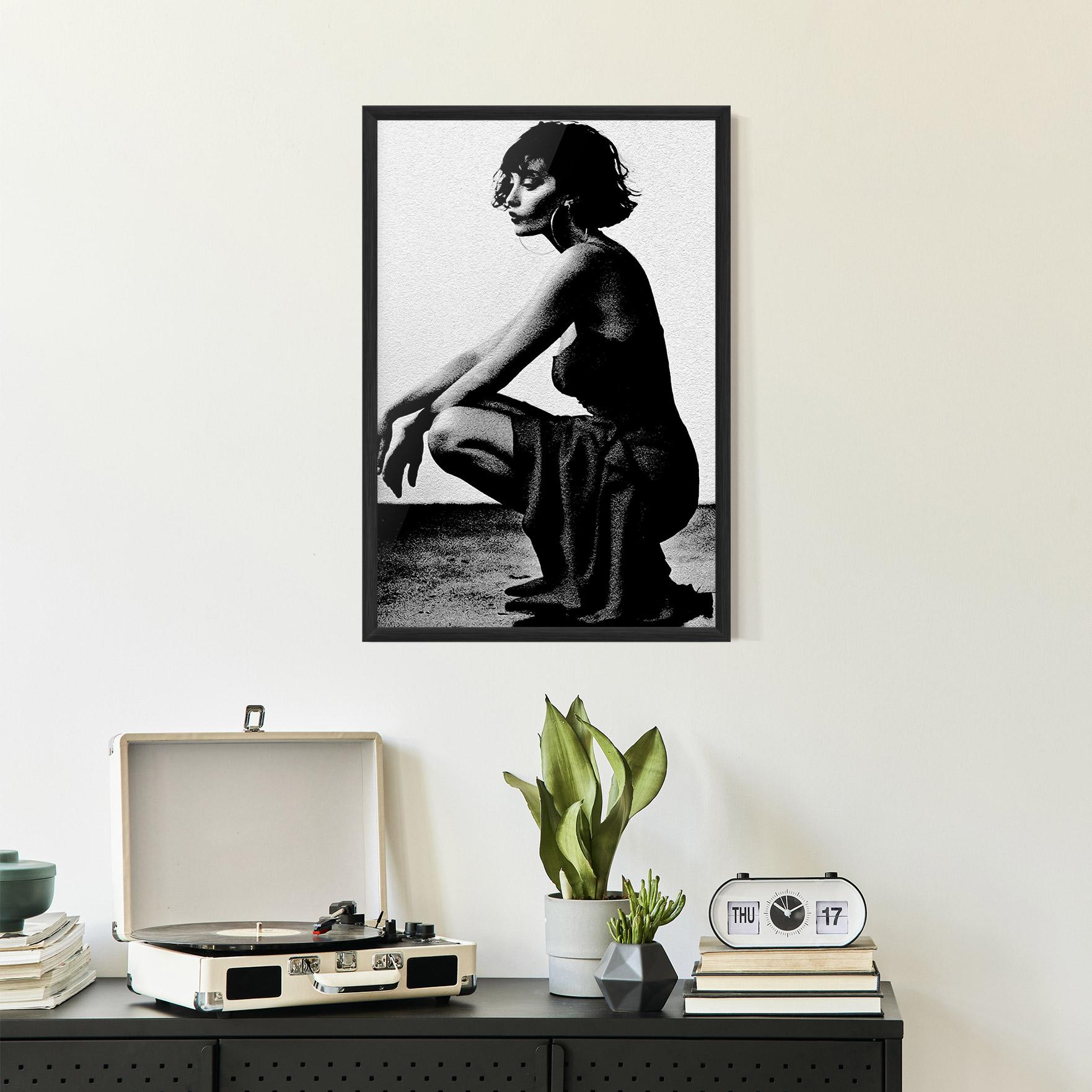 Gerahmte Poster Grey Long Dress mockup 2