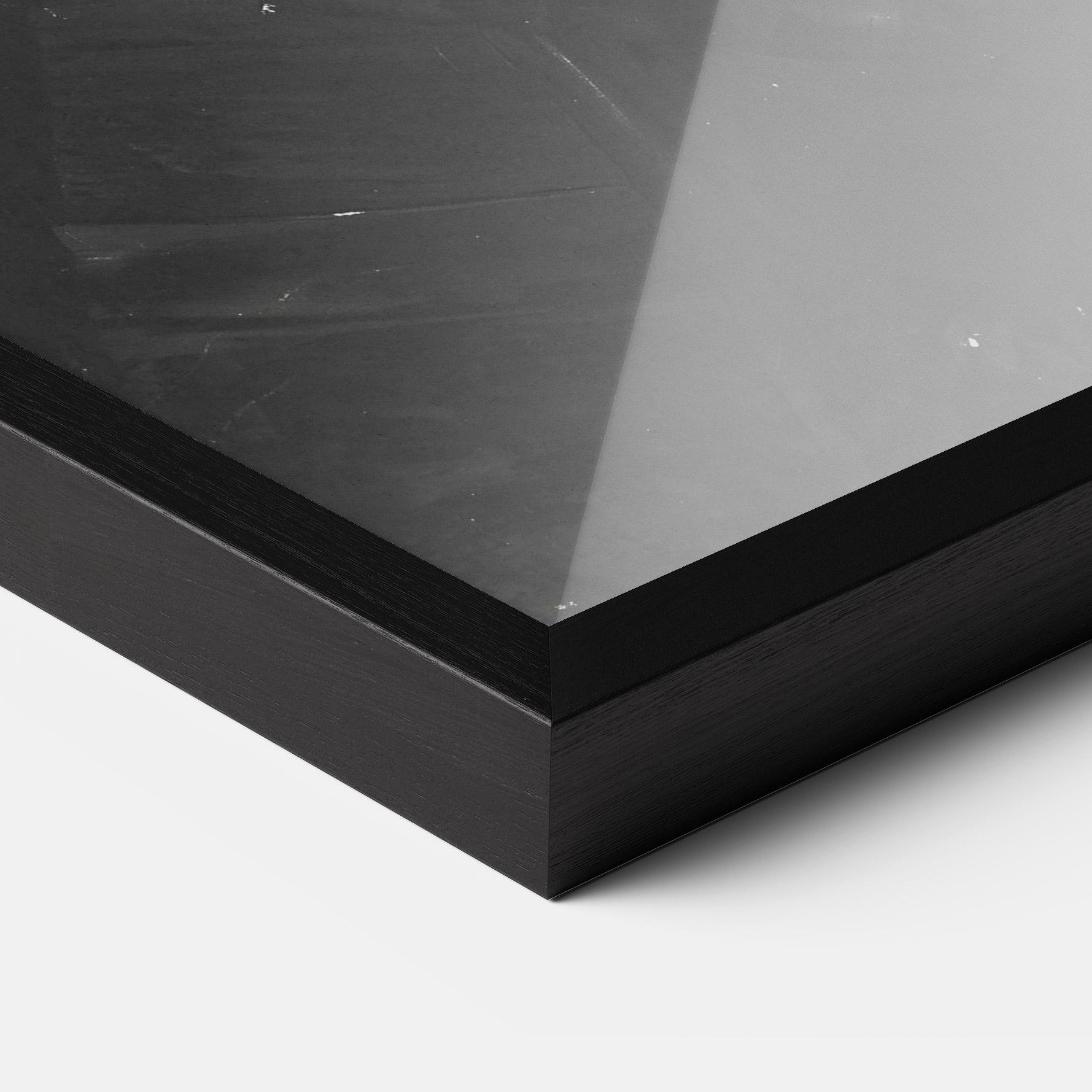 Gerahmte Poster Money On The Women mockup 3