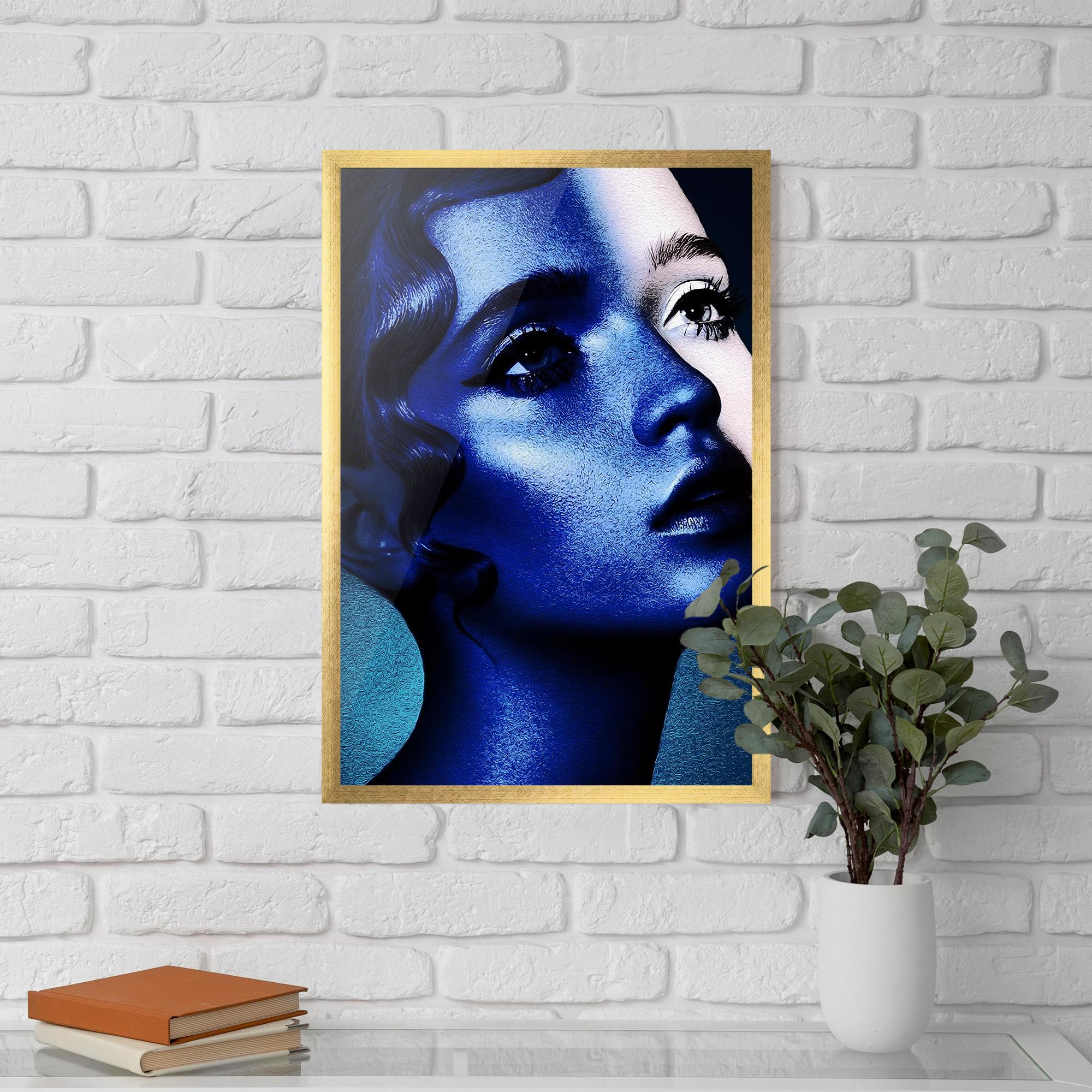 Gerahmte Poster Blue White Face Art mockup 5