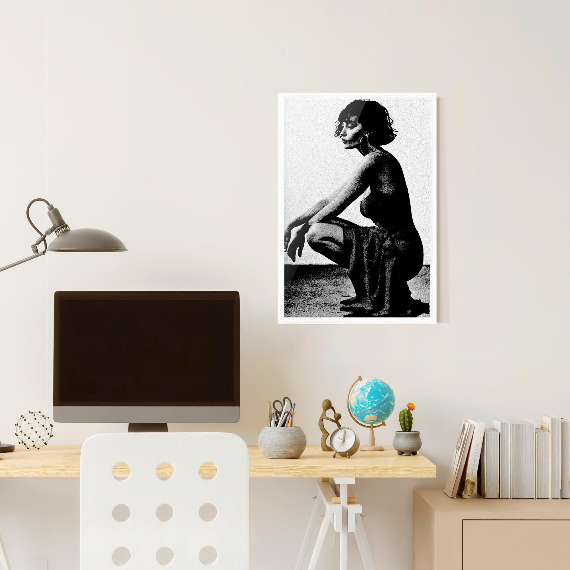 Gerahmte Poster Grey Long Dress mockup 6