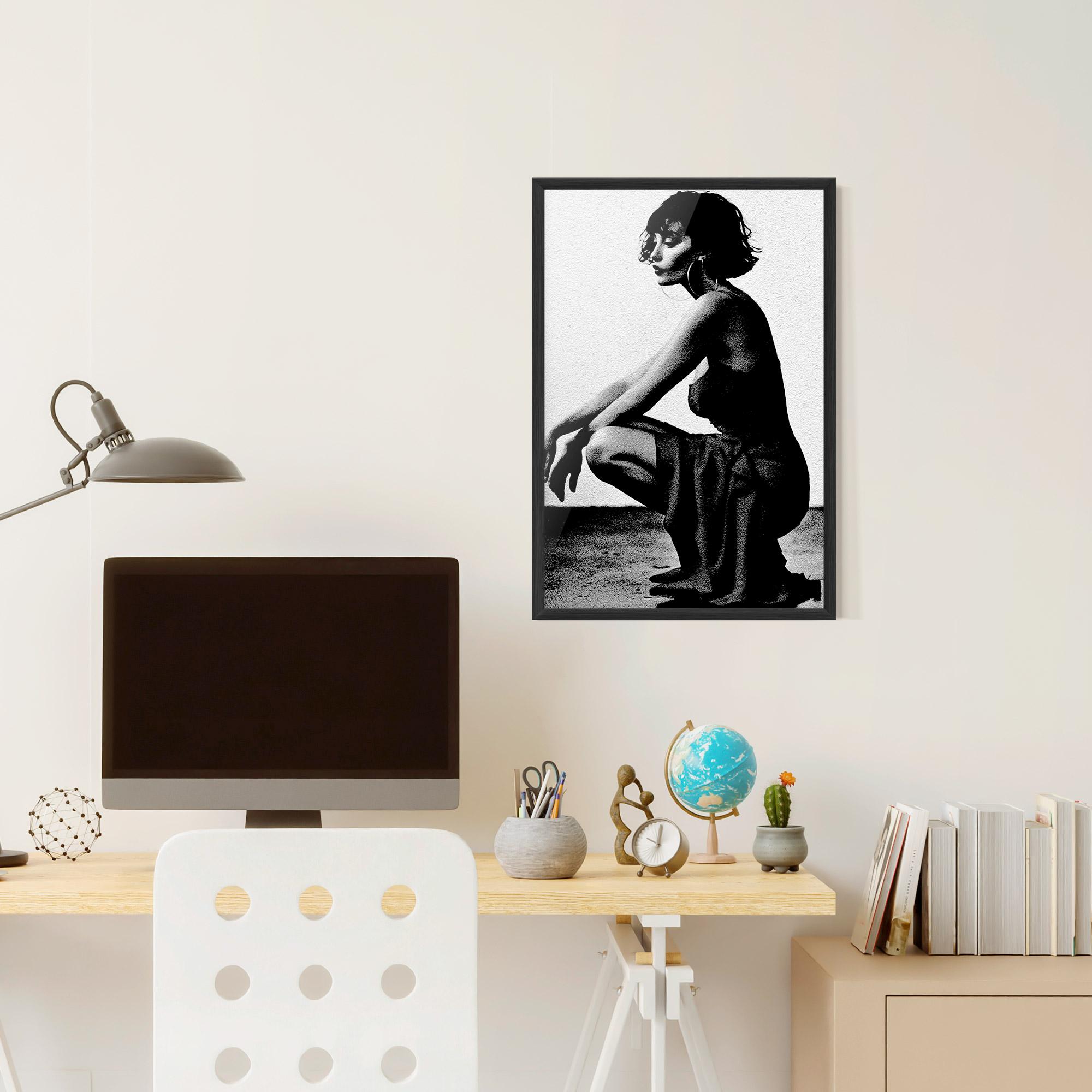 Gerahmte Poster Grey Long Dress mockup 6