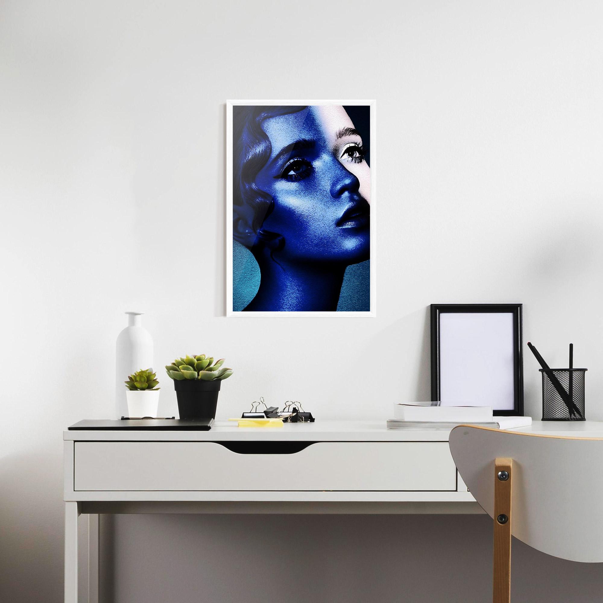 Gerahmte Poster Blue White Face Art mockup 7